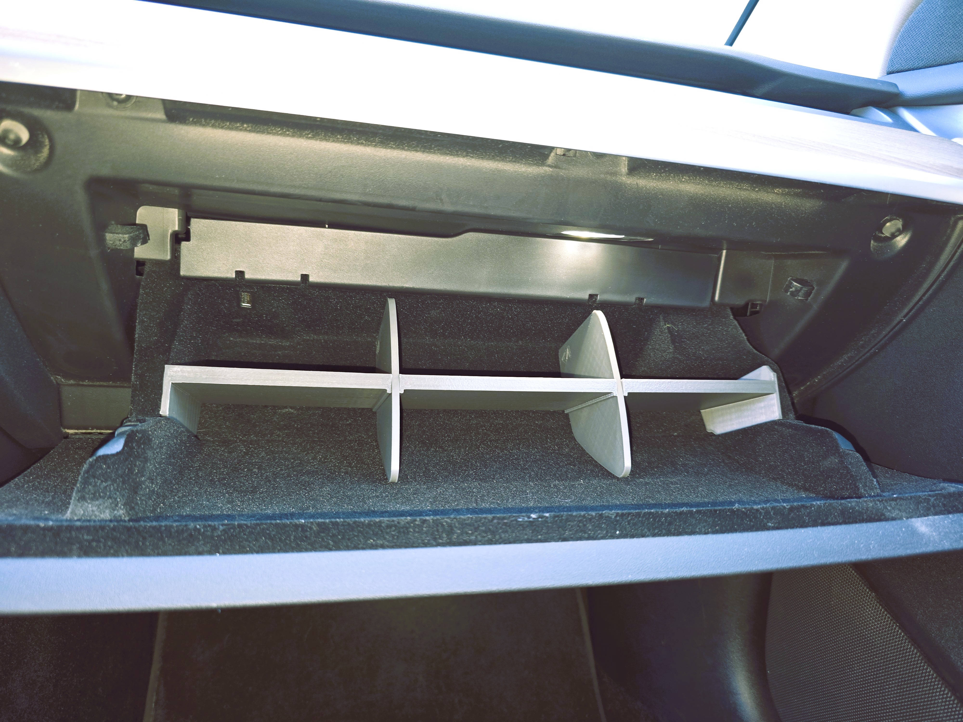 Tesla Model 3/Y Glovebox Divider/Shelf