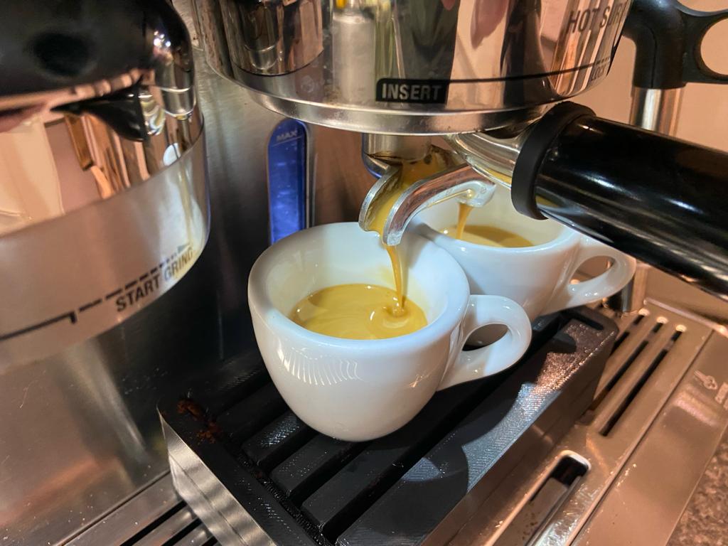 Miniatura 2 do modelo 3D Cup elevating block for coffee automate