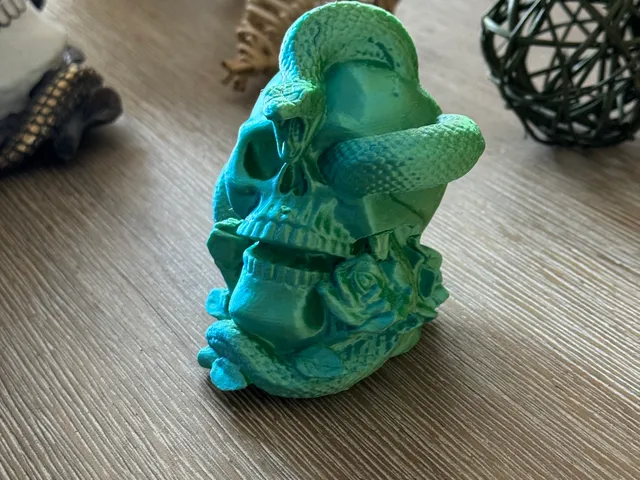 Skull & Snake Sculpture (Photogrammetry / Scanned)