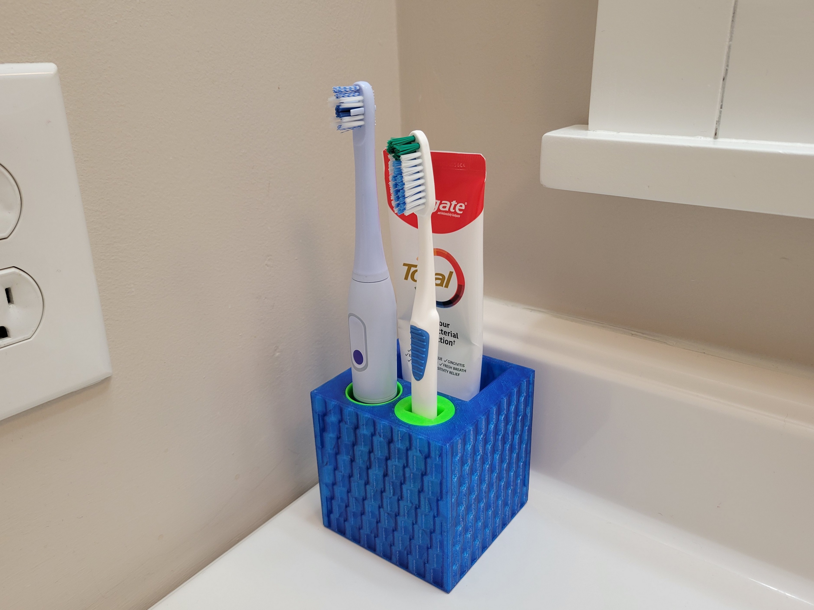 Swirl Toothbrush and Toothpaste Holder with Inserts and Drainage by ...