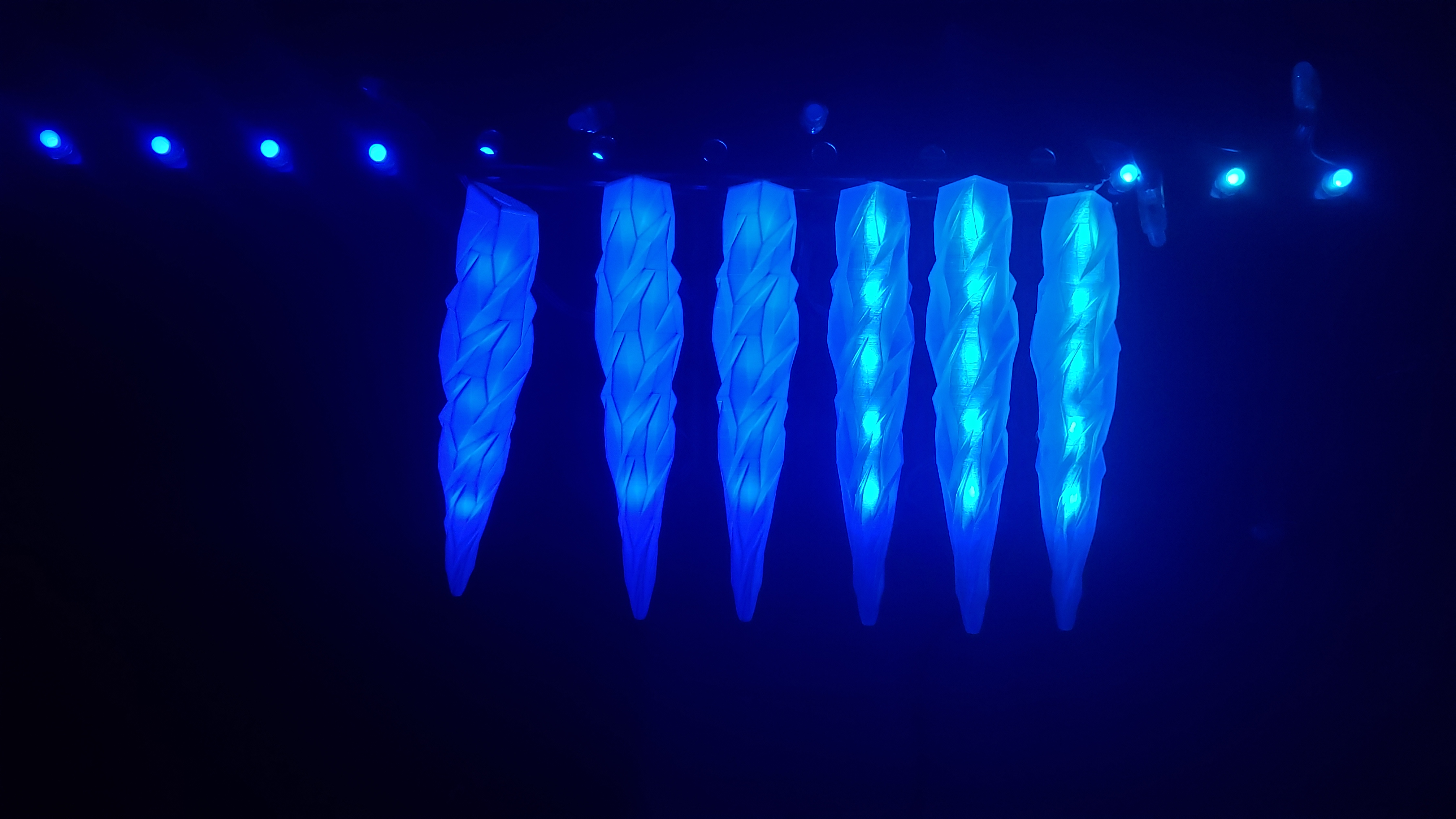 Miniatura 2 do modelo 3D Pixel Icicle