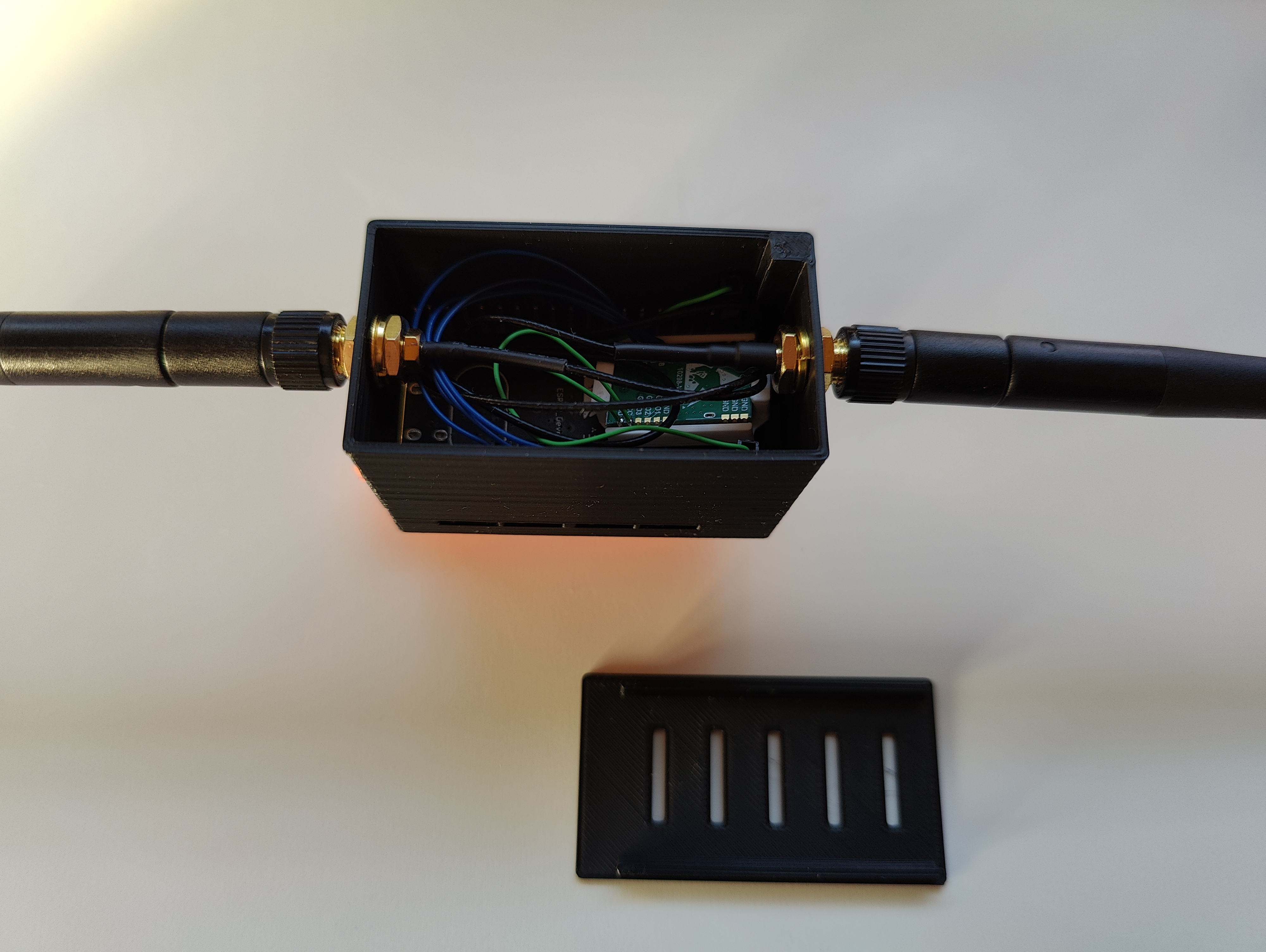 Miniatura 2 do modelo 3D OpenDTU ESP32 DEVKIT v4 Case