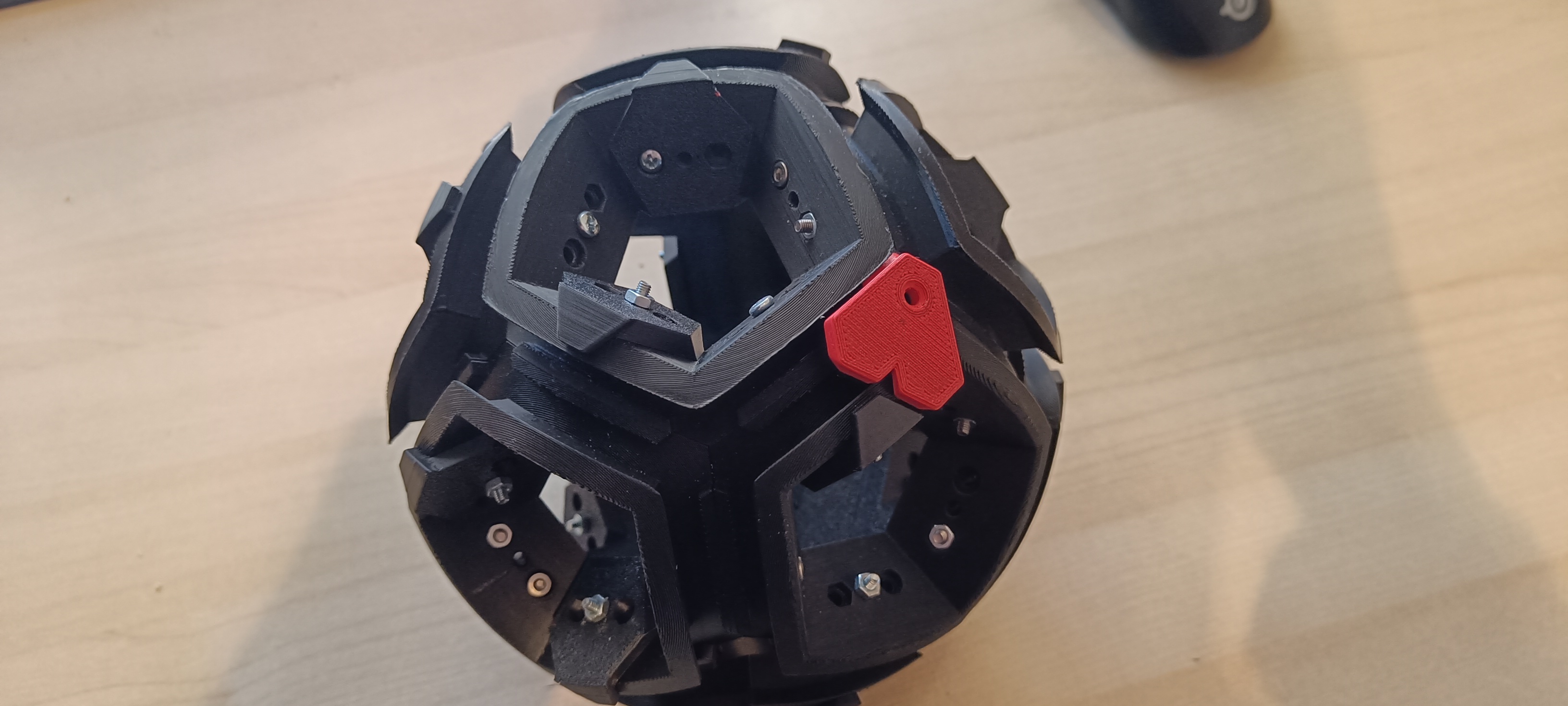 Miniatura 2 do modelo 3D Dodecahedral holonomy maze