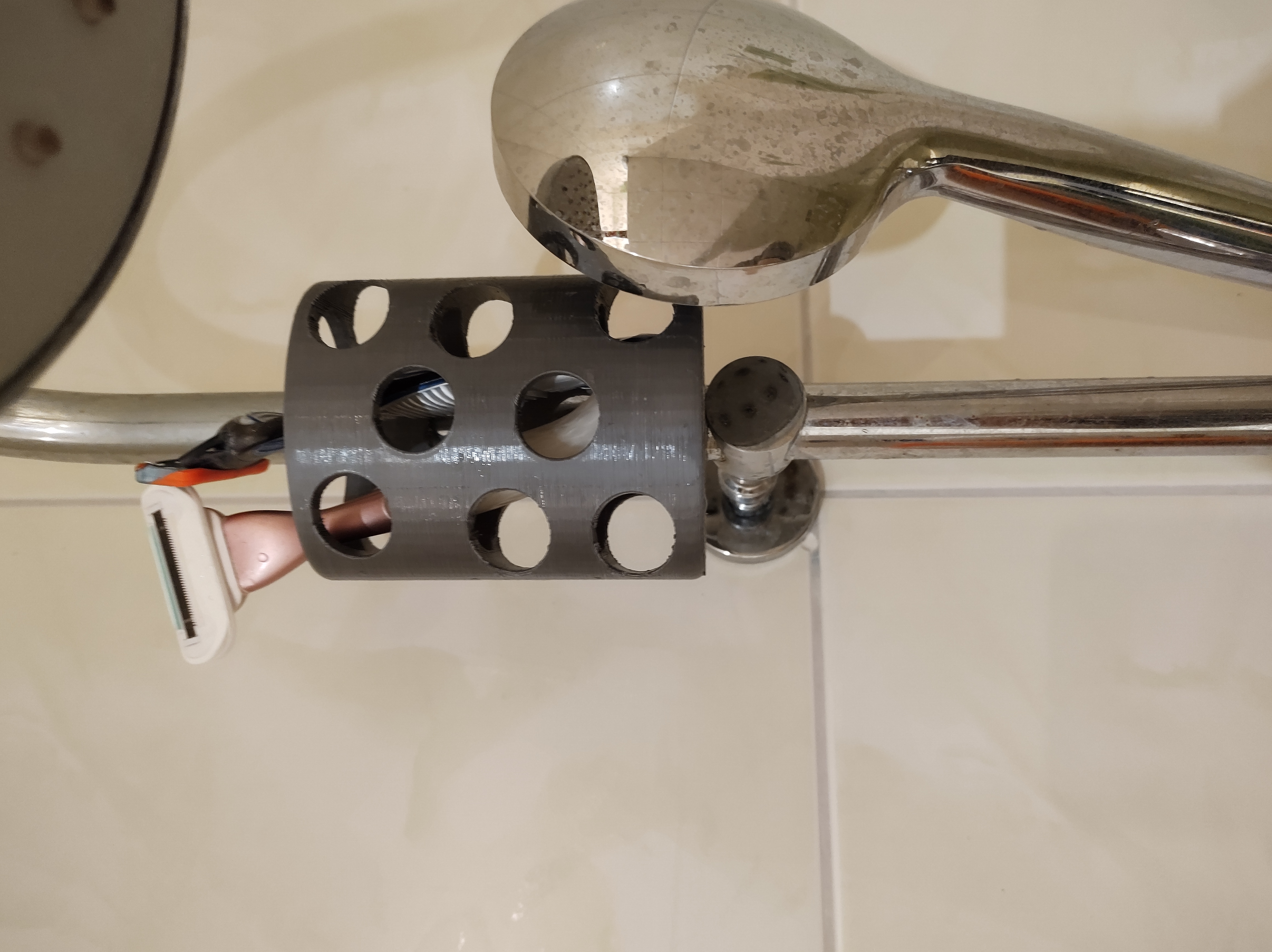 Shower pipe clip razor holder