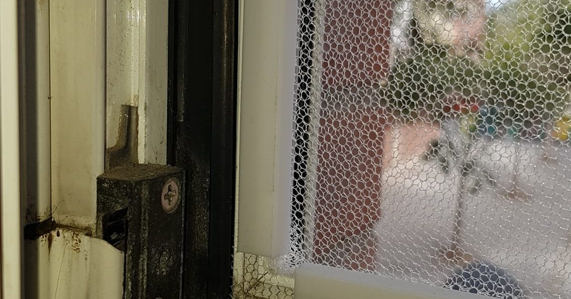 Profiles to install fly screens in aluminum windows. by Jarugut ...