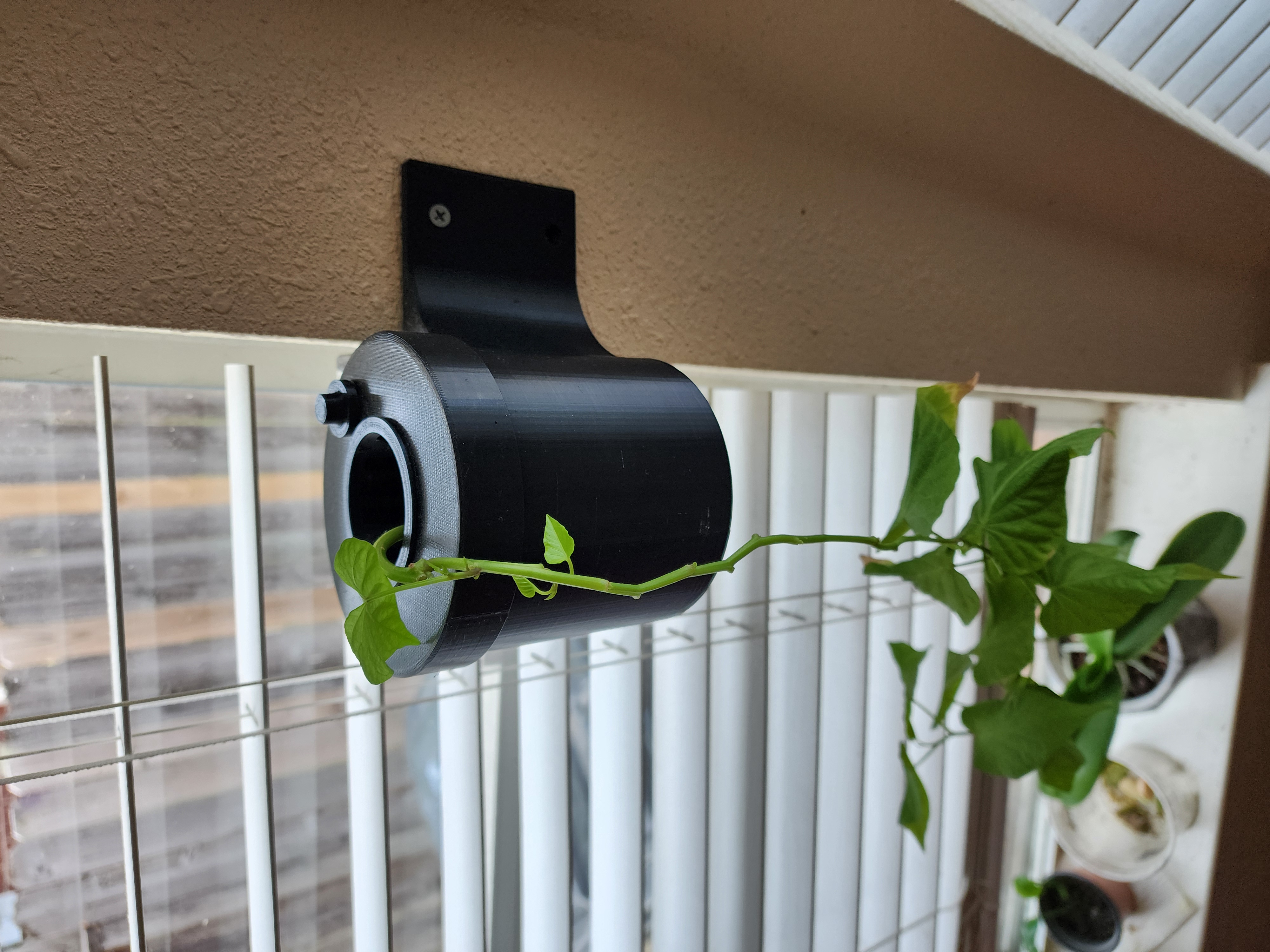 Corner-Mounted Kratky Hydroponic Planter