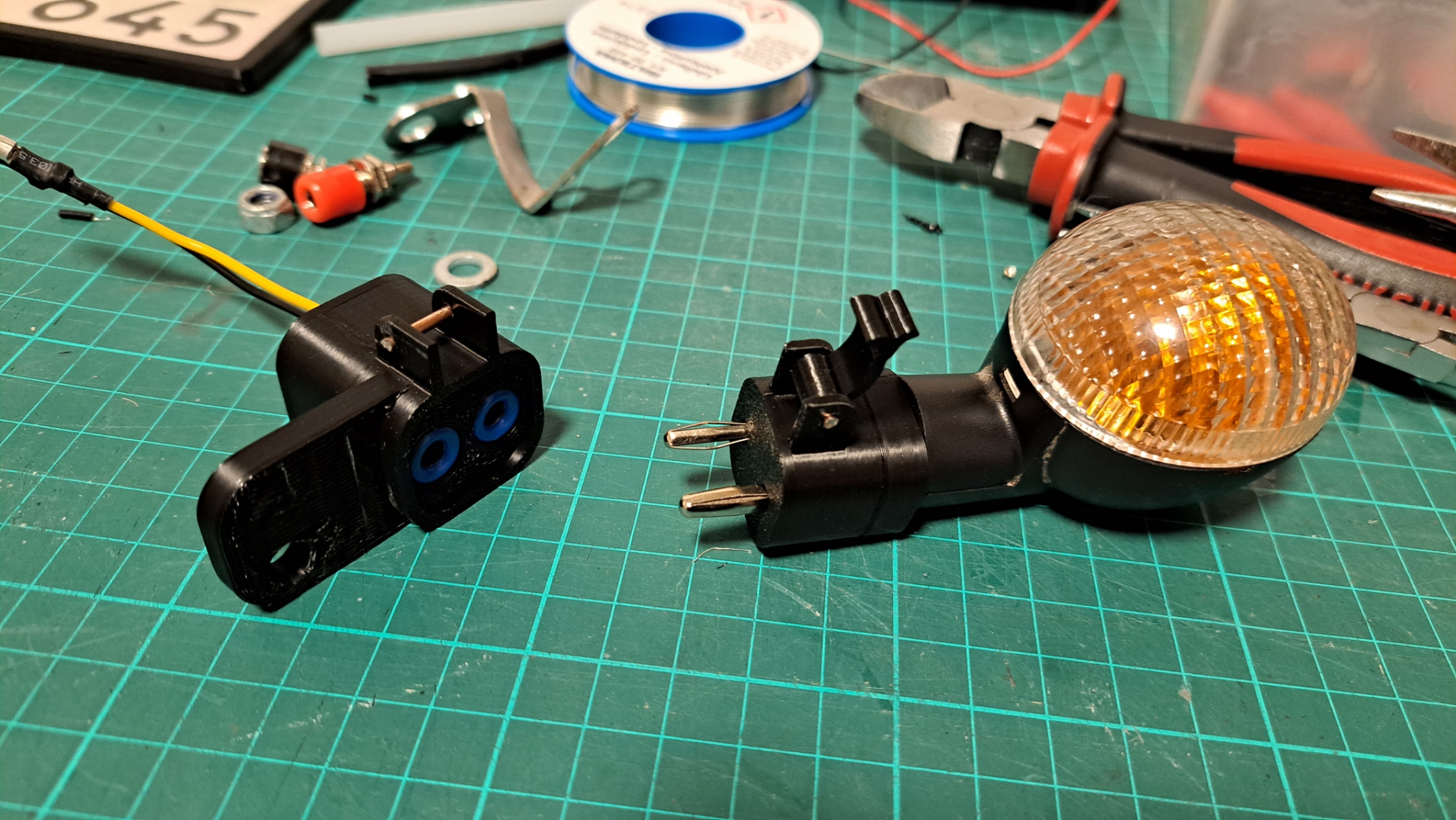 Quick connect enduro turn indicators
