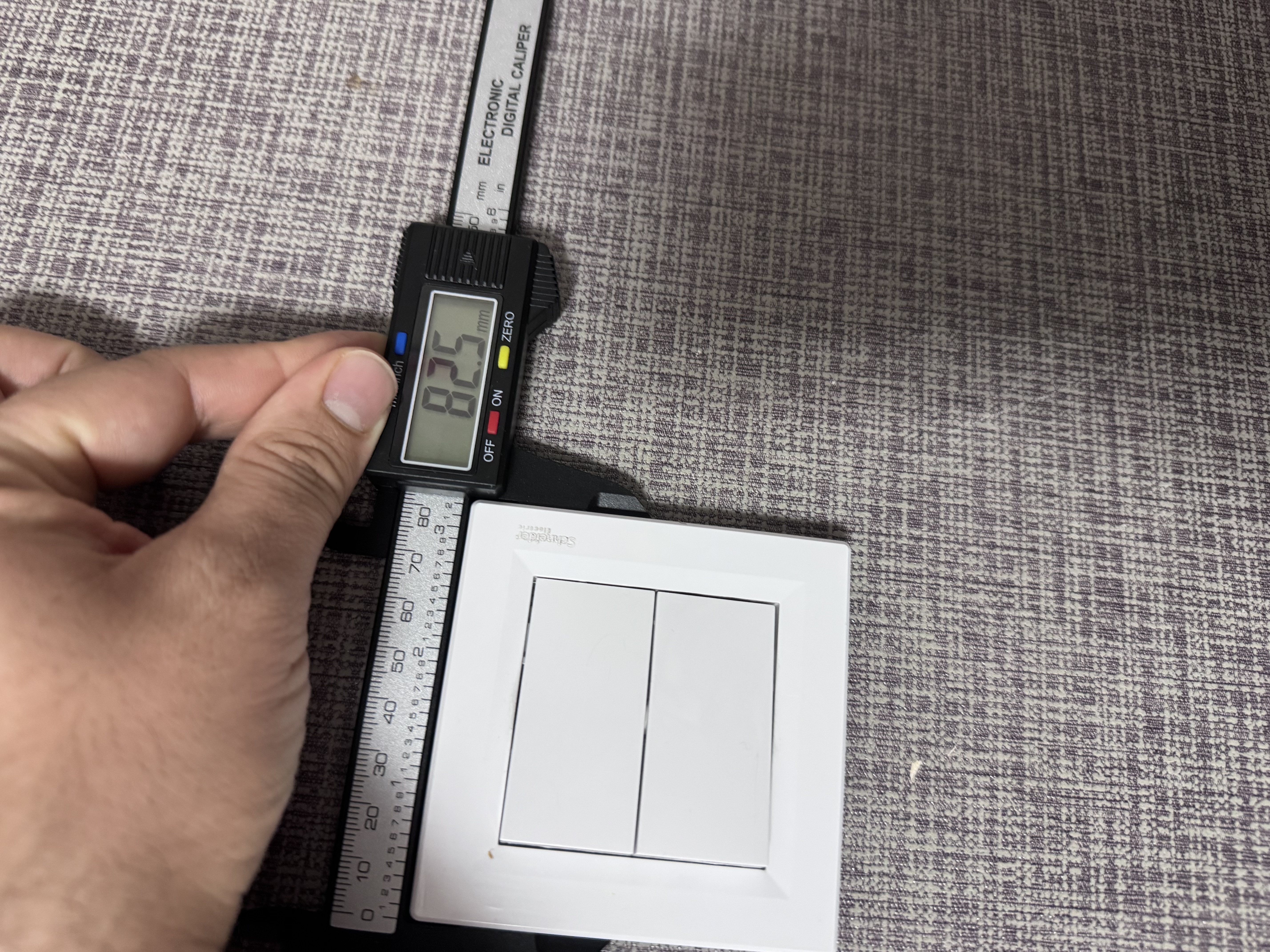 Miniatura 3 do modelo 3D Universal Switch-Remote Frame
