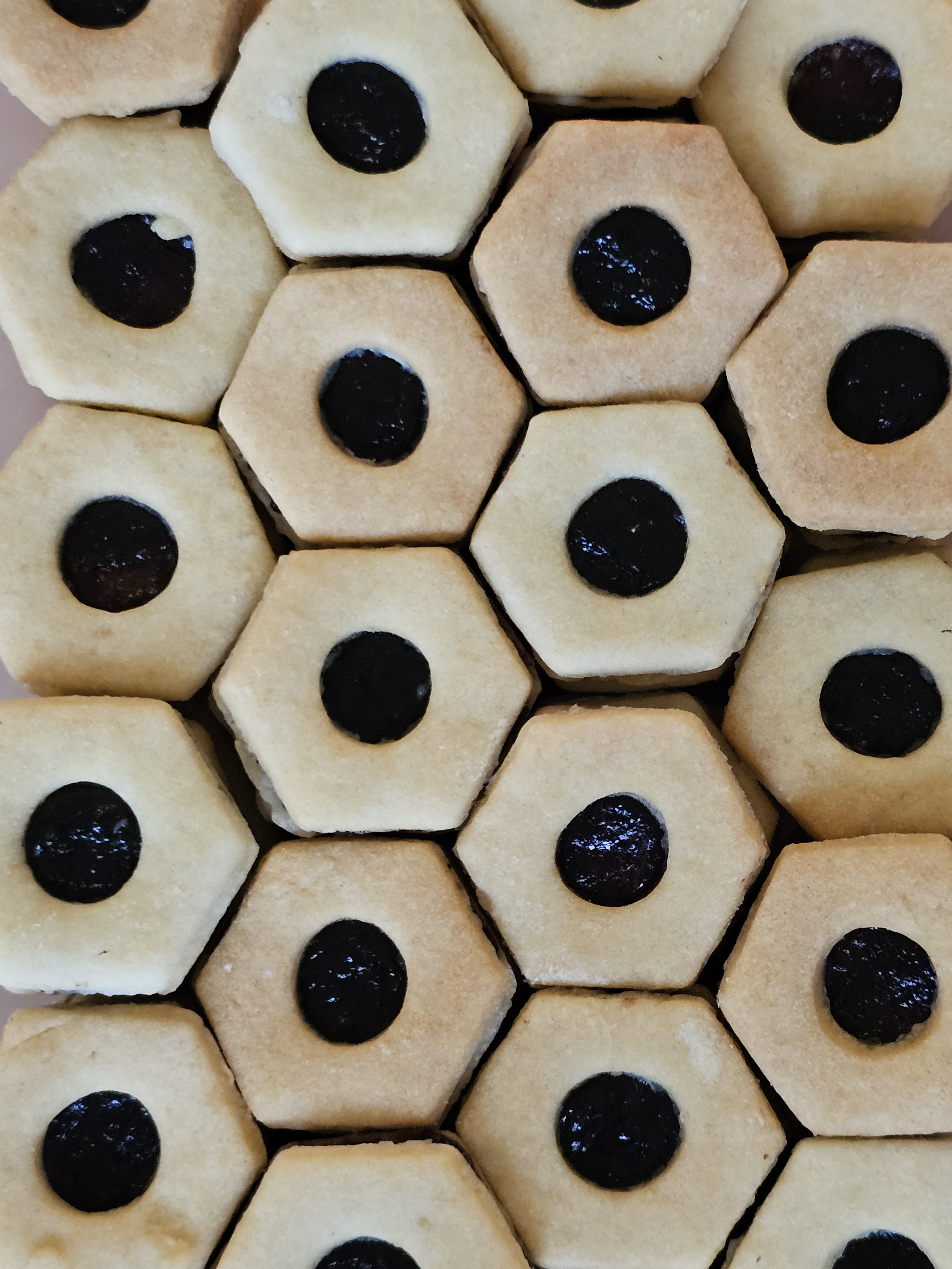 Benzene cookie cutter