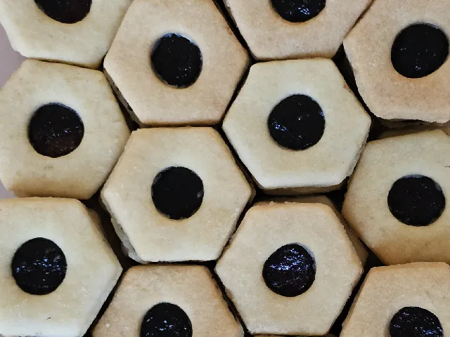 Benzene cookie cutter