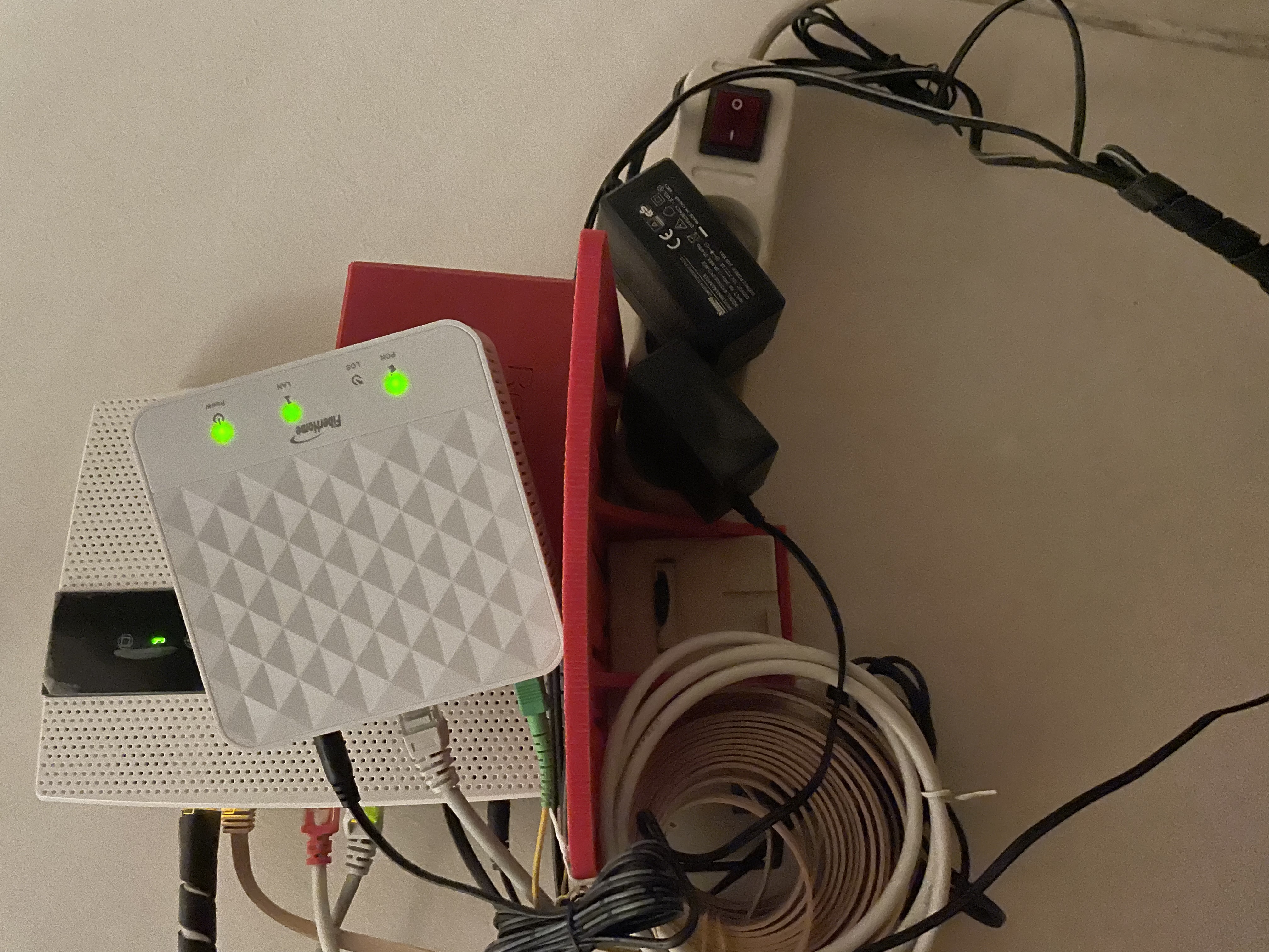 Soporte router cajetín telefono