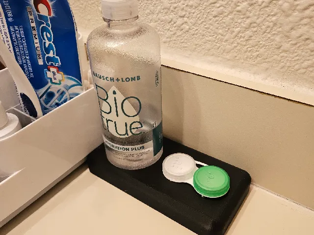 bio true solution and contact case holder