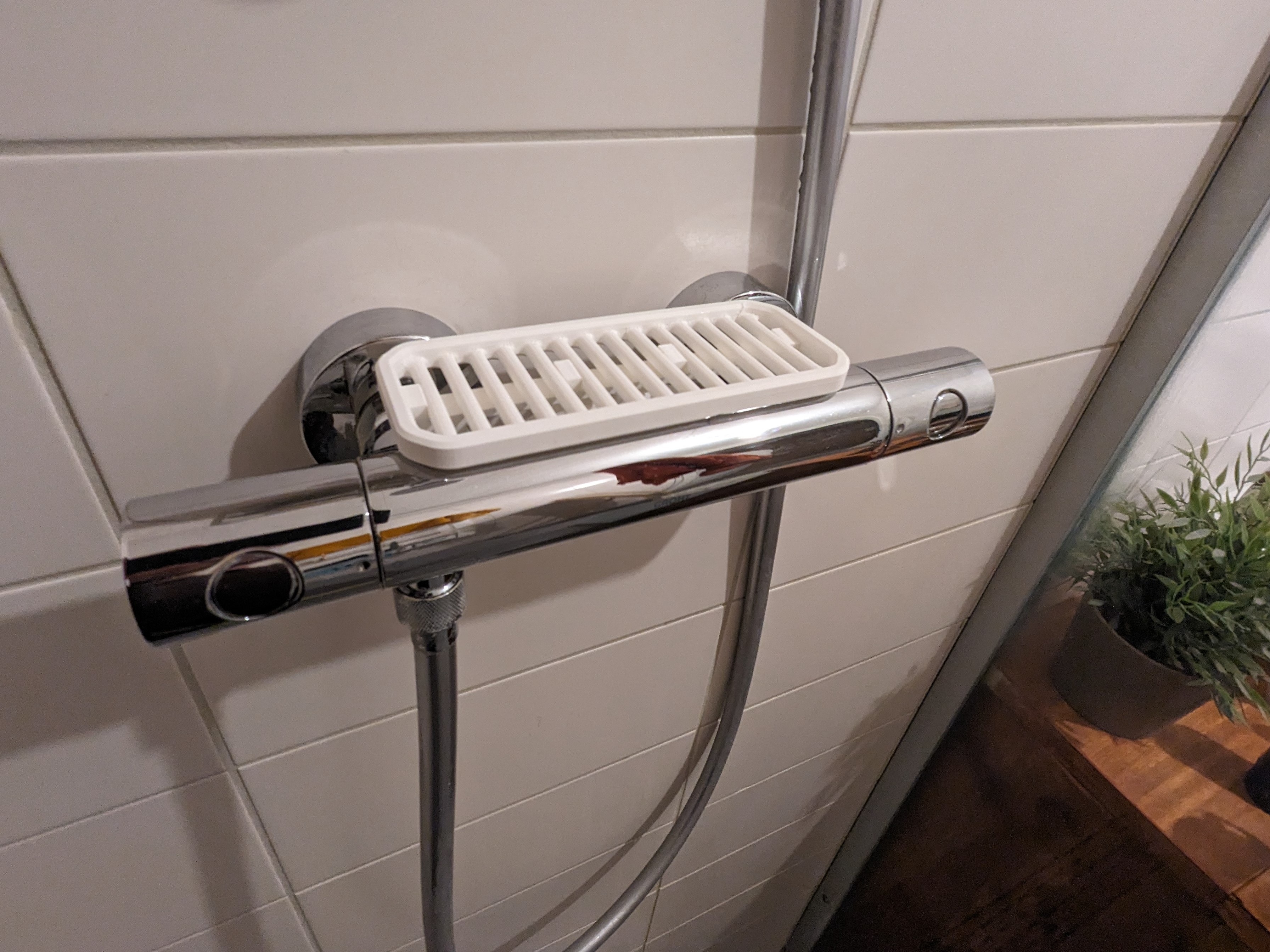 Modular Shelves for Shower Faucet
