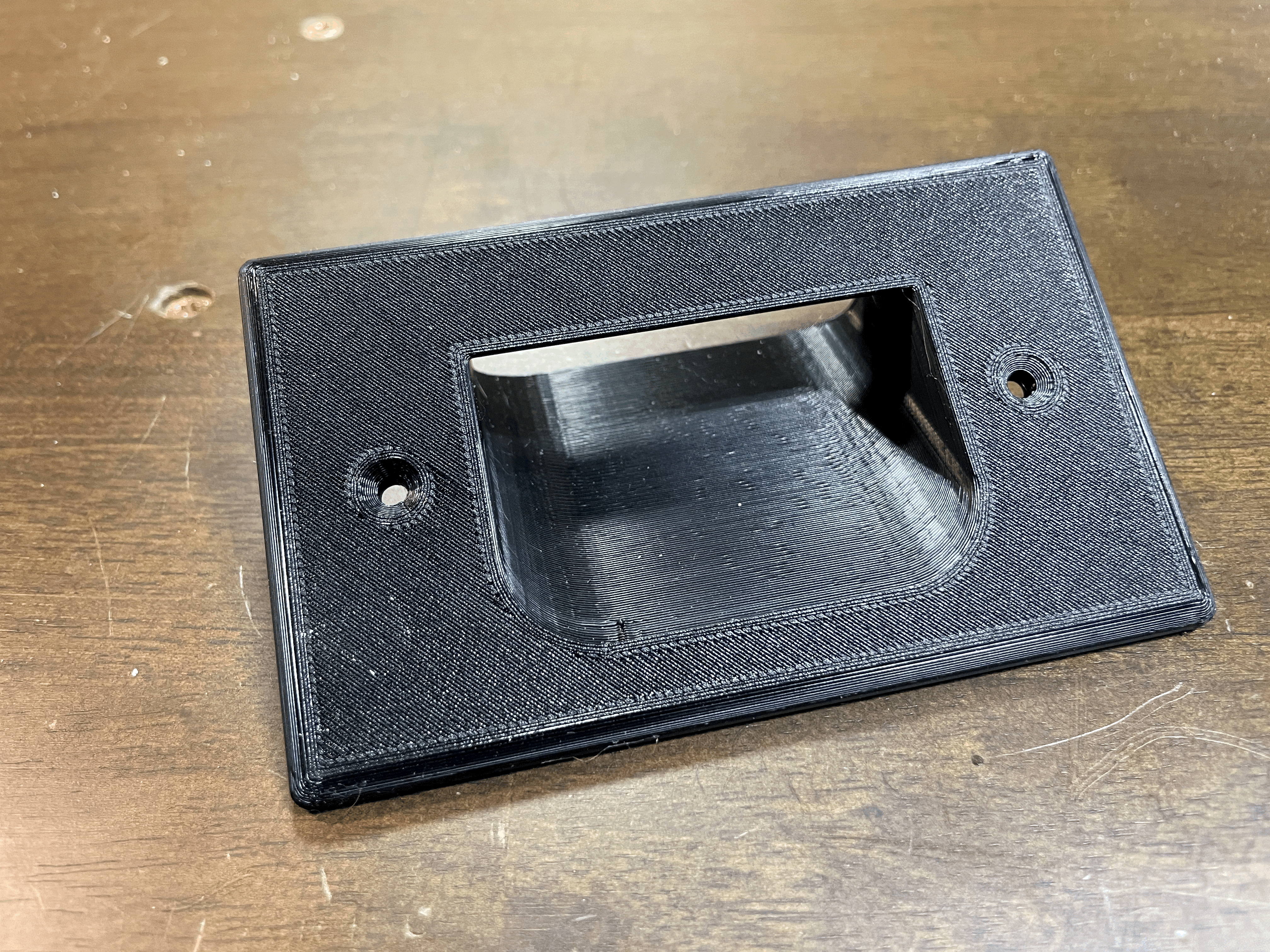 Cable Pass-Through Wallplate - Single Gang Horizontal