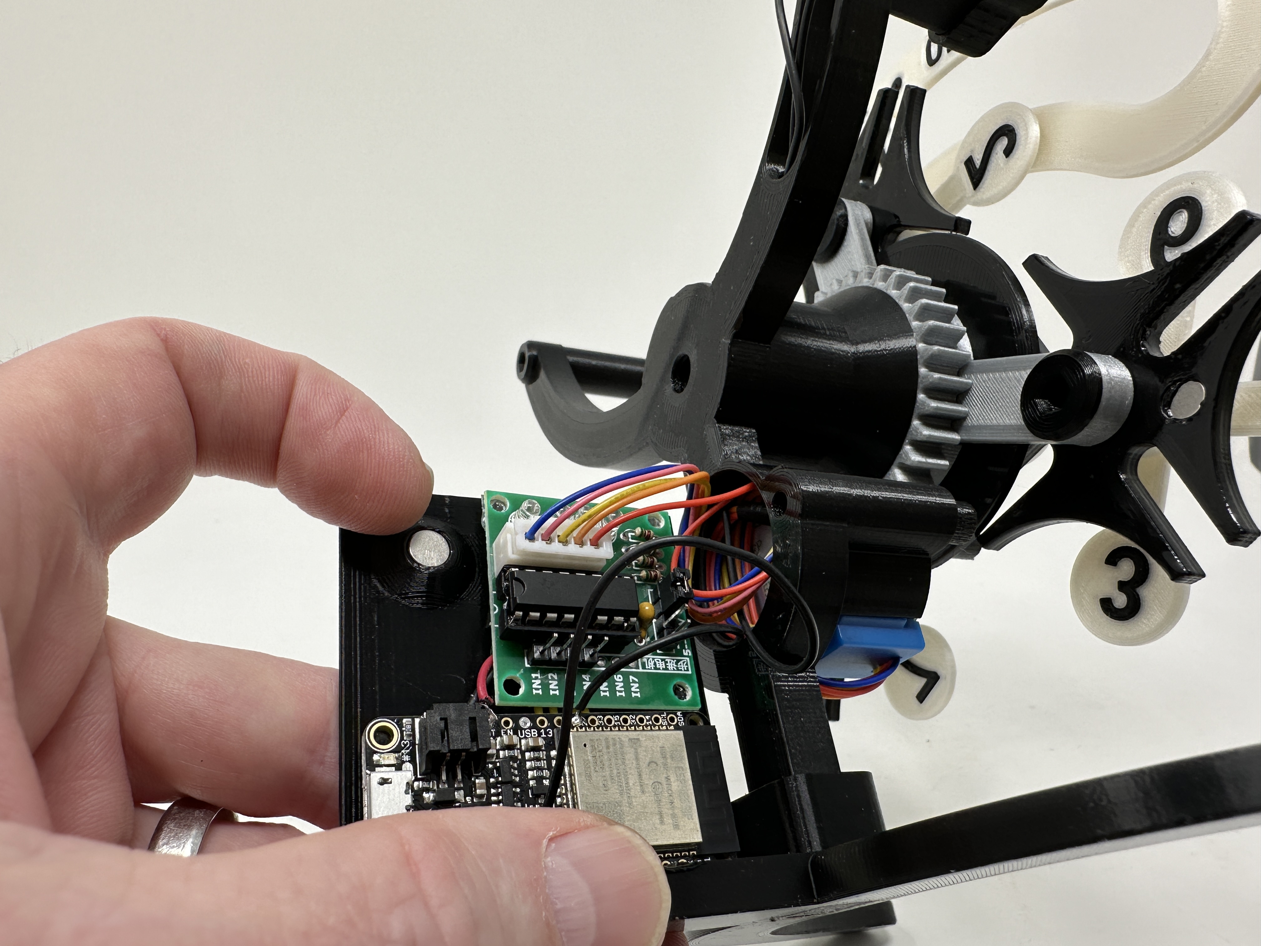Miniatura 25 do modelo 3D Geneva Clock.