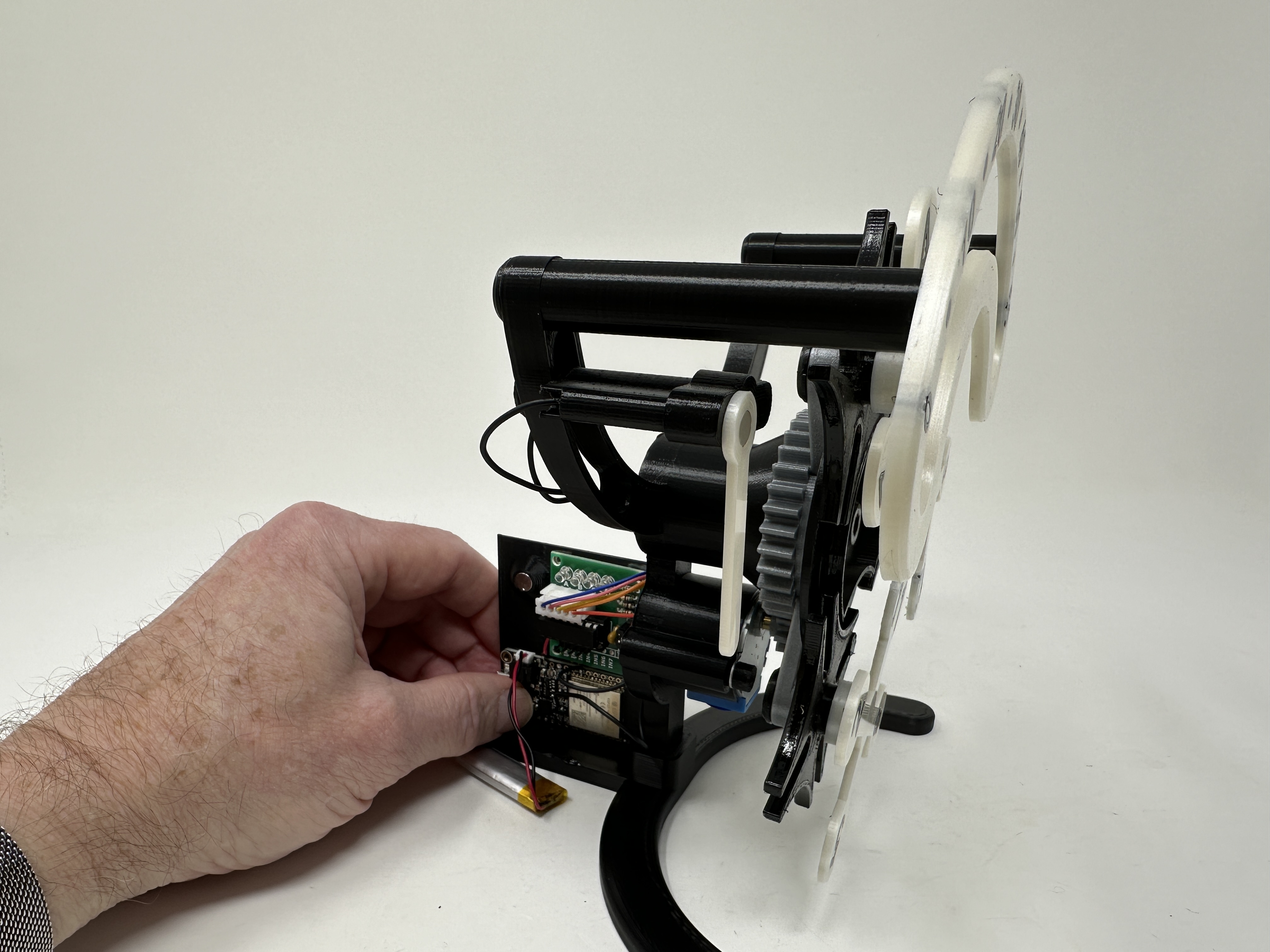Miniatura 34 do modelo 3D Geneva Clock.