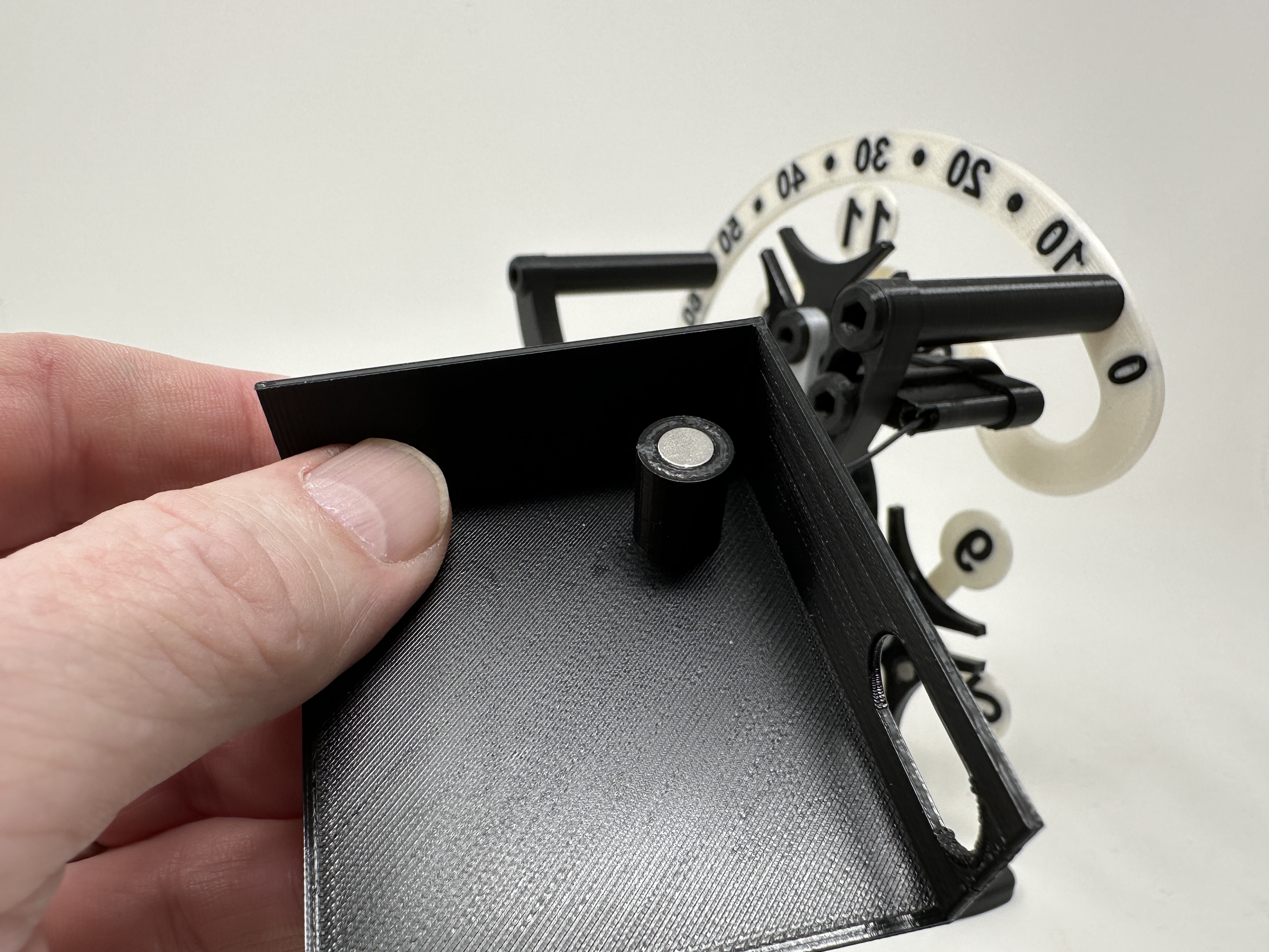 Miniatura 26 do modelo 3D Geneva Clock.
