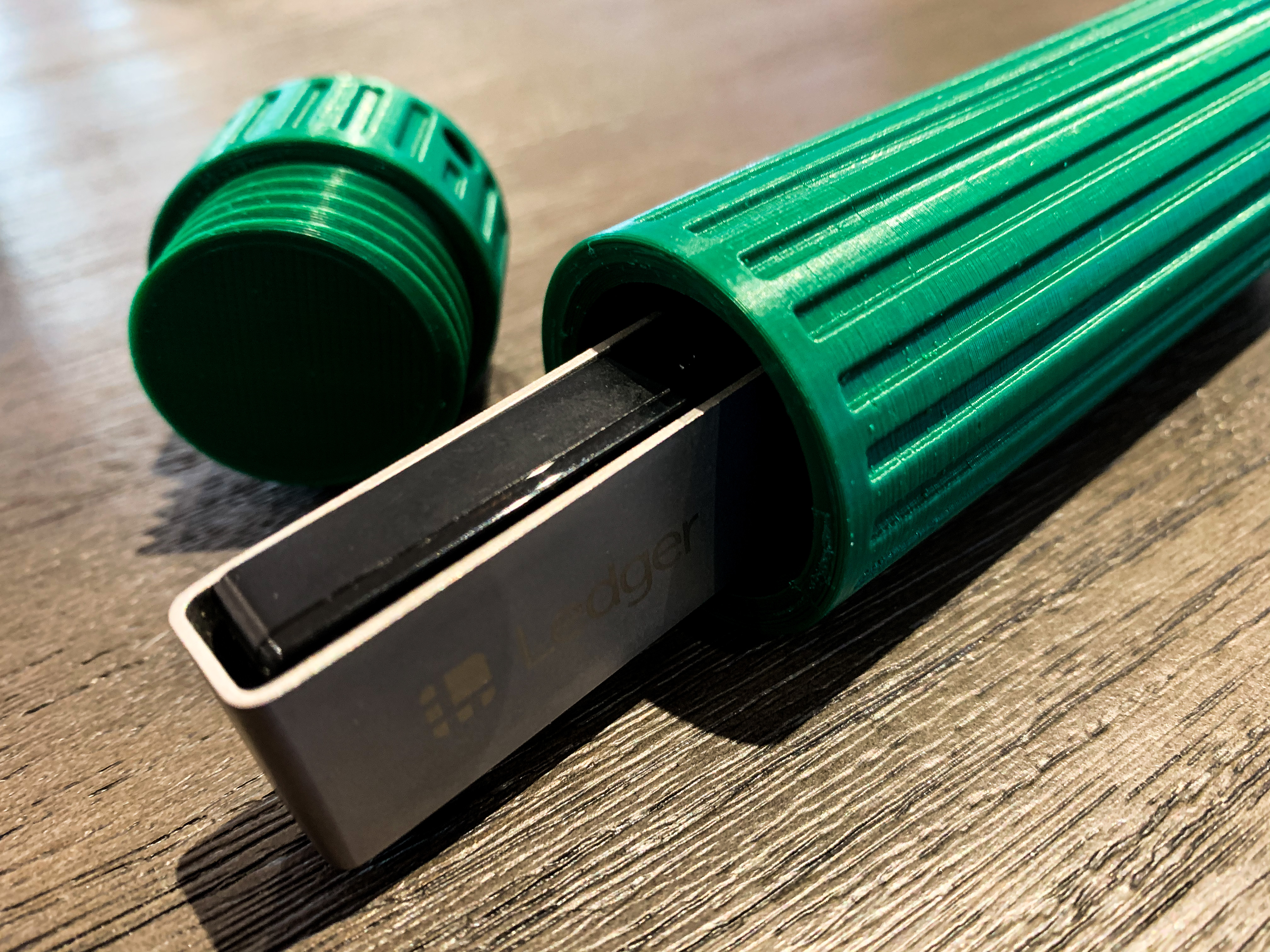 Ledger Nano S Container