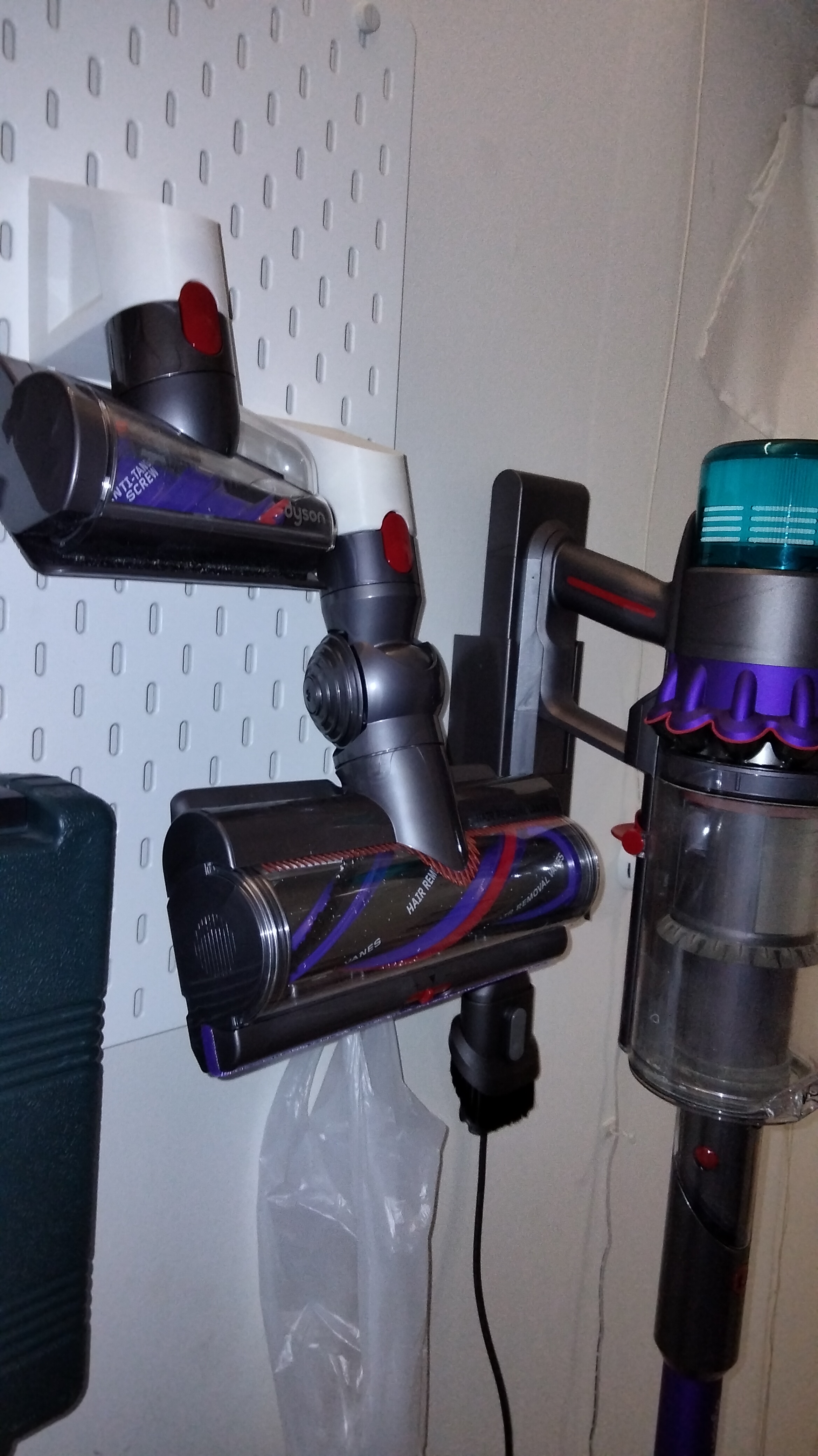 Skadis Dyson Mount