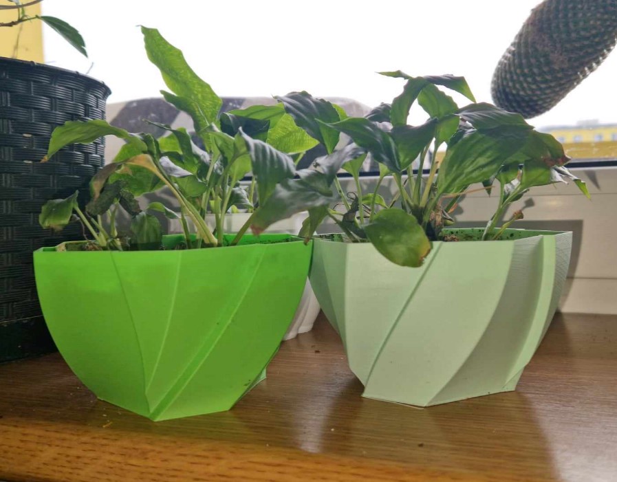 Flower pot