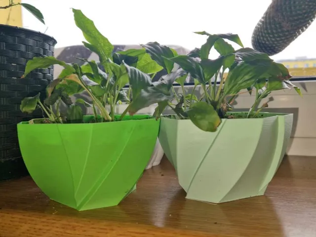 Flower pot