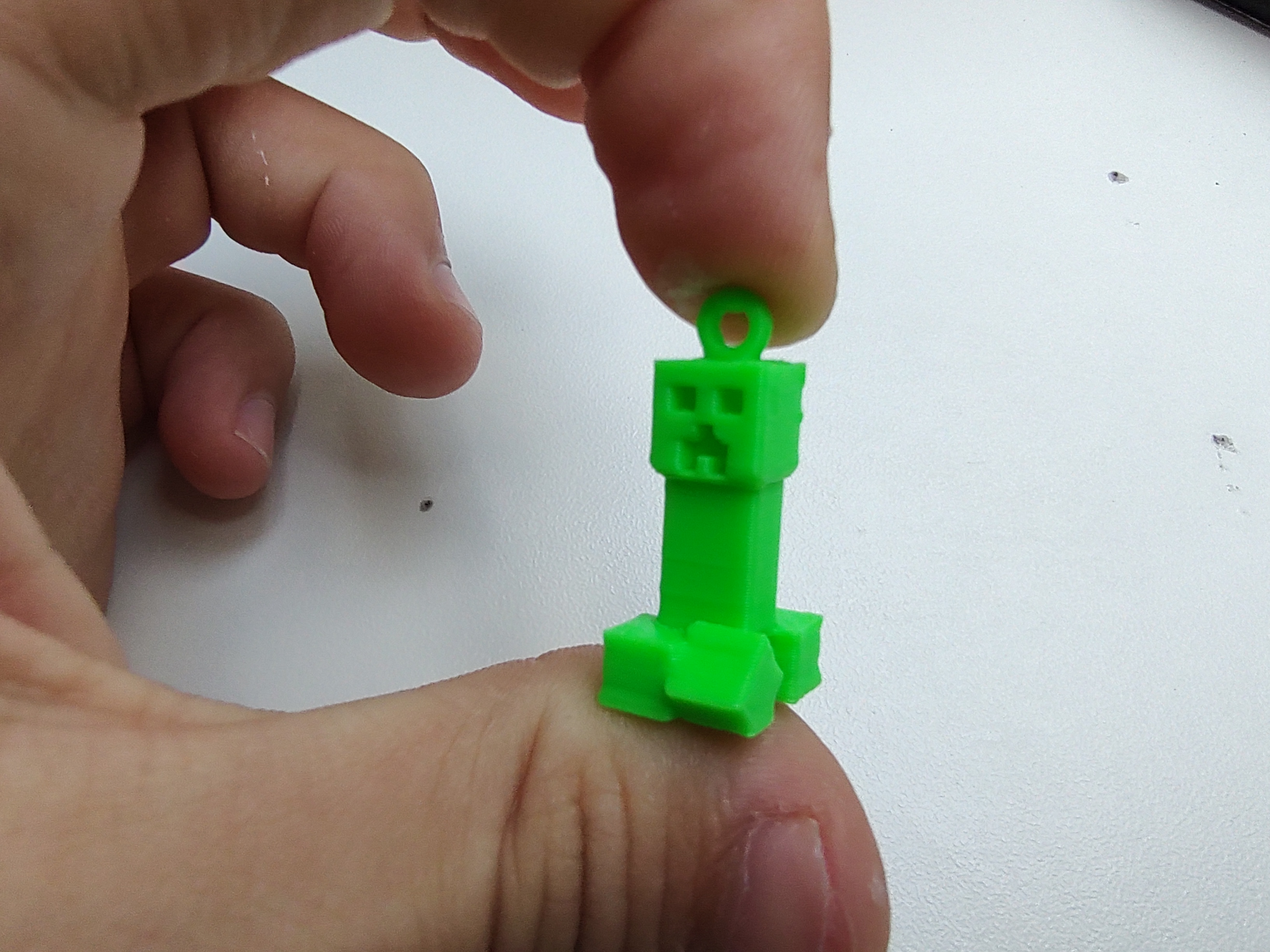 Miniatura 4 do modelo 3D Minecraft Creeper Keychain