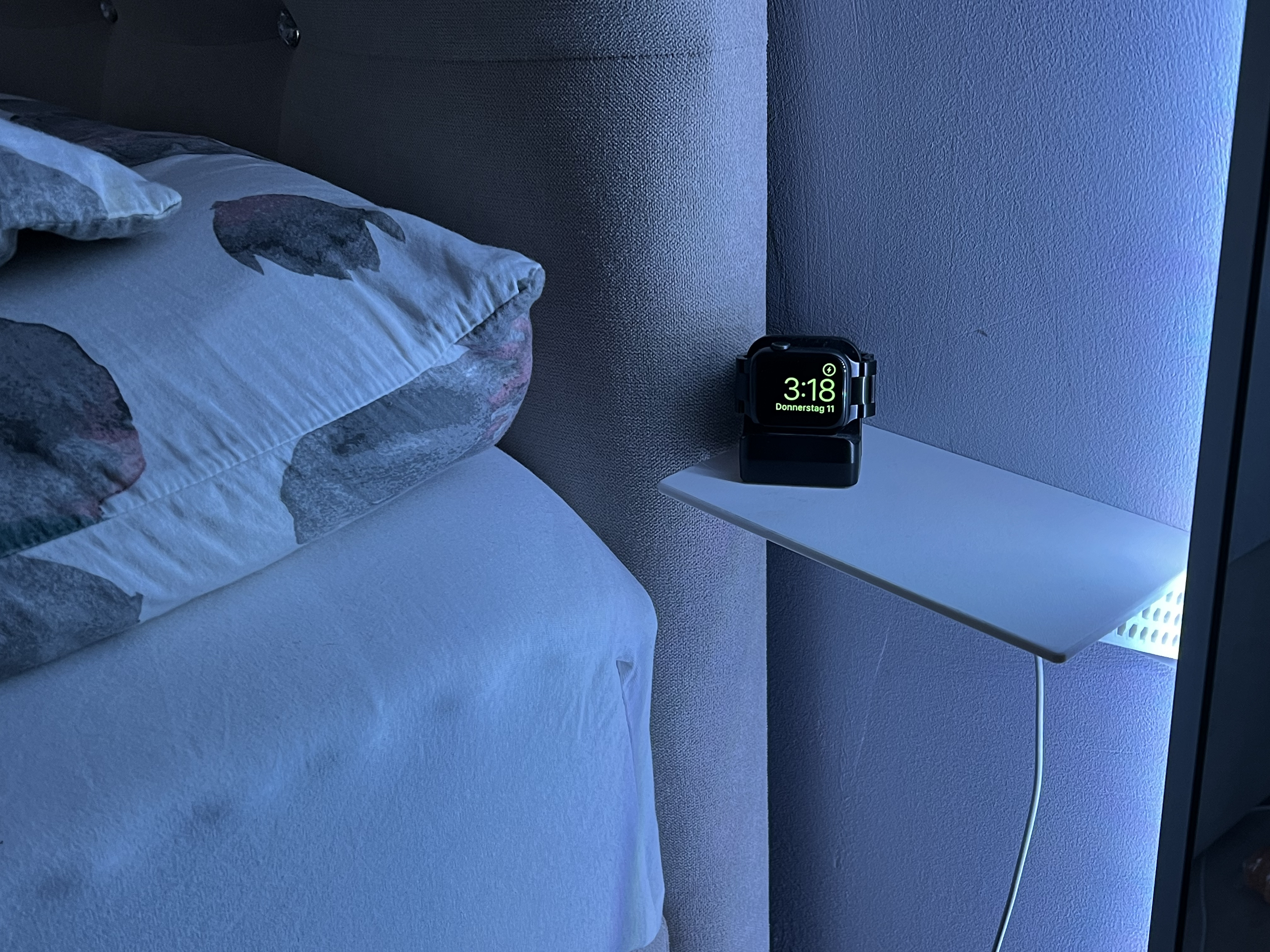 Miniatura 2 do modelo 3D Hex Bedside Shelf