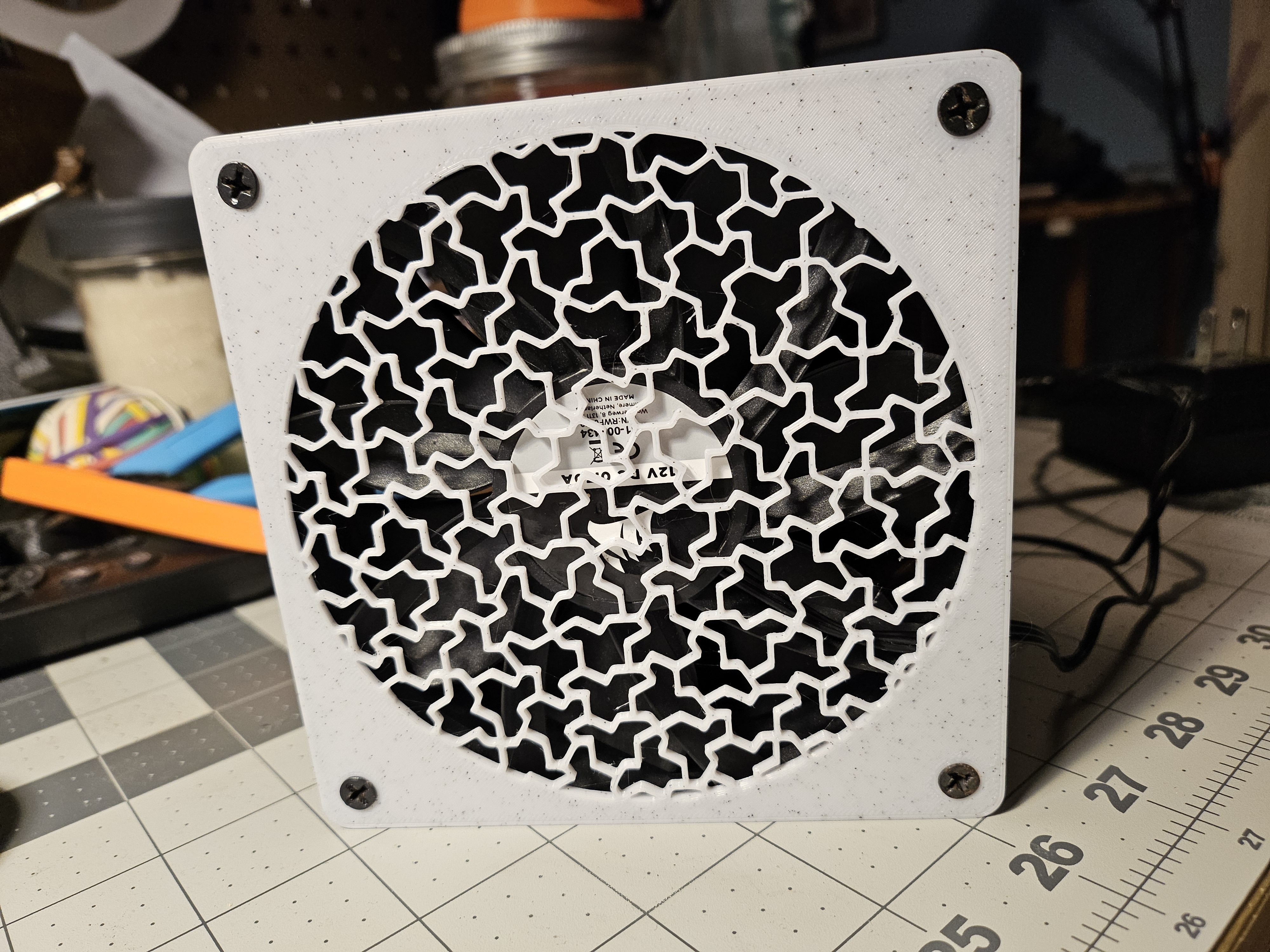 Aperiodic tiling 120mm fan grill