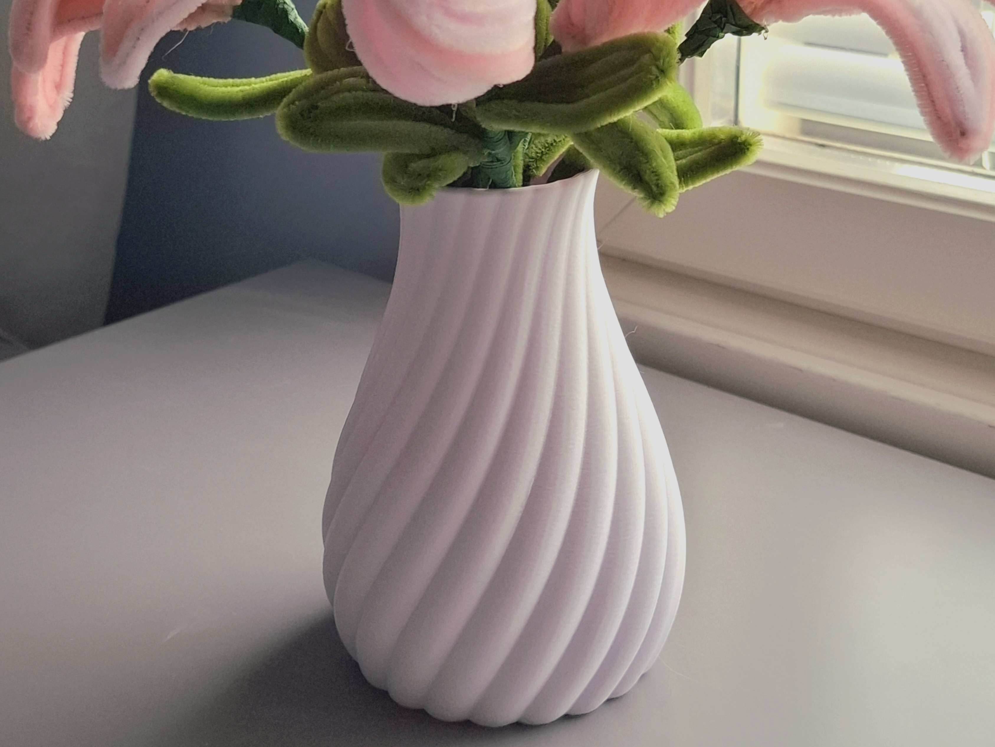 Spiral Flower Vase - Smooth Twist Vase