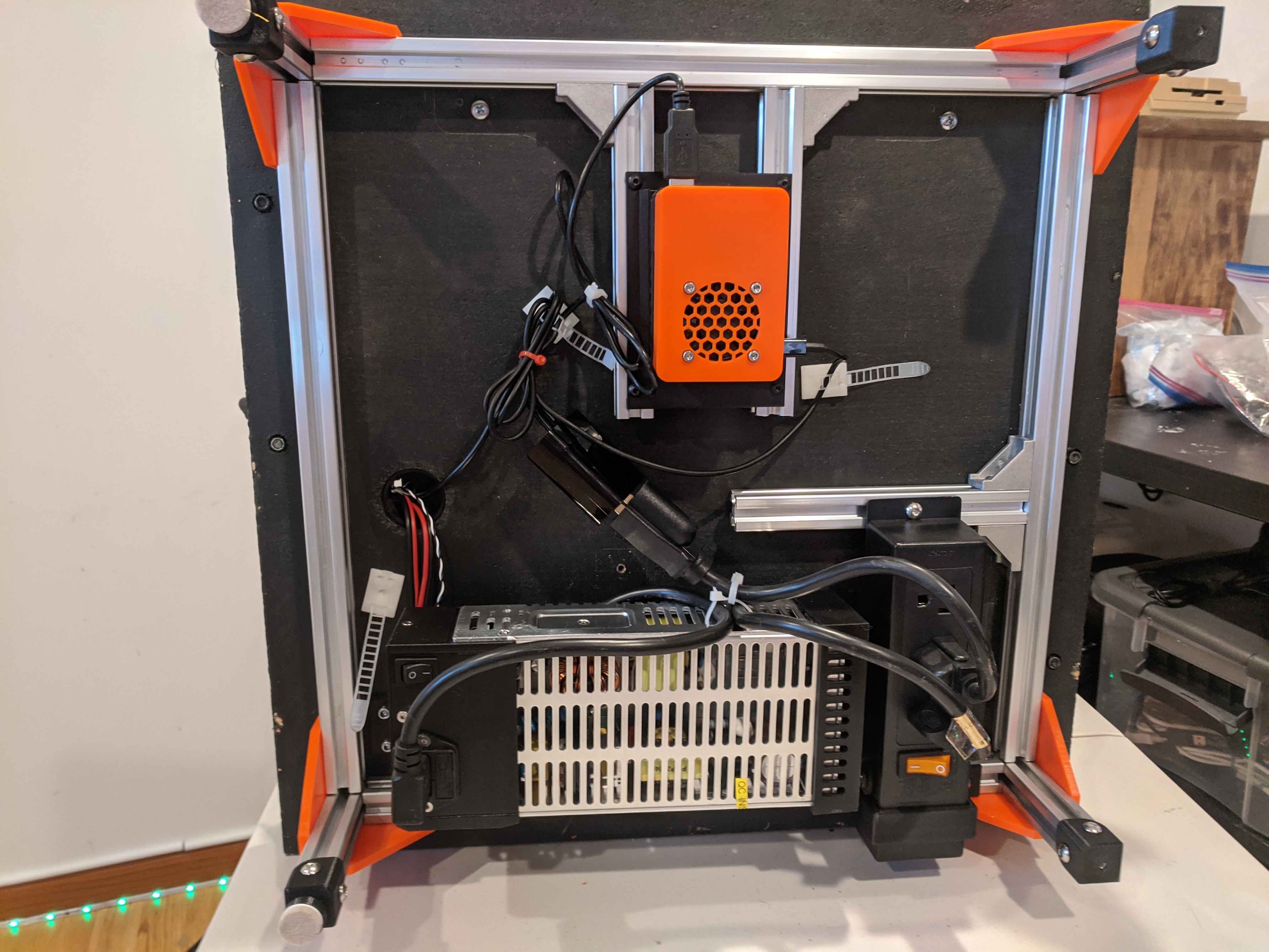 Miniatura 2 do modelo 3D Raspberry Pi 3b+ Slide Mount Case