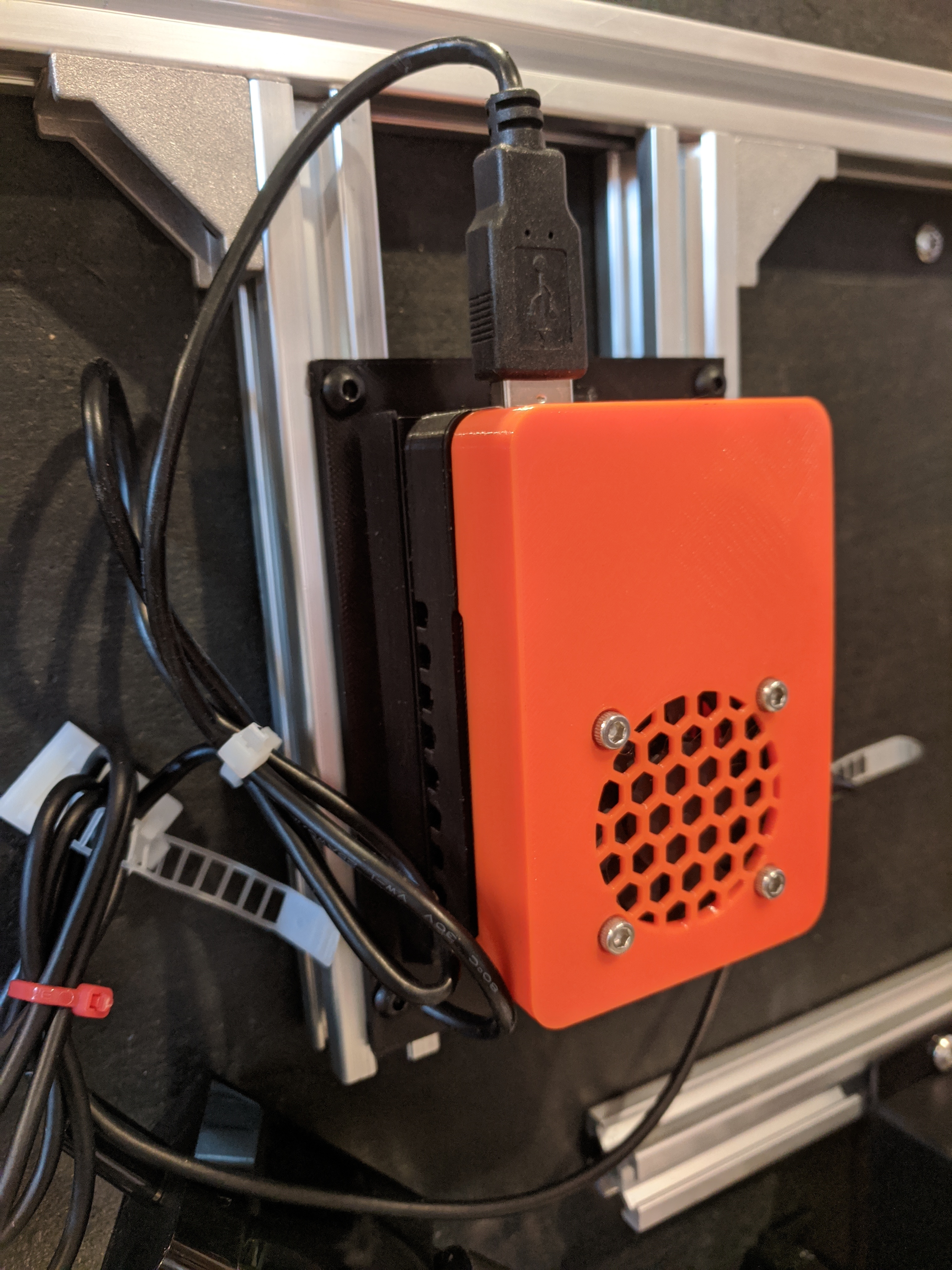 Miniatura 6 do modelo 3D Raspberry Pi 3b+ Slide Mount Case