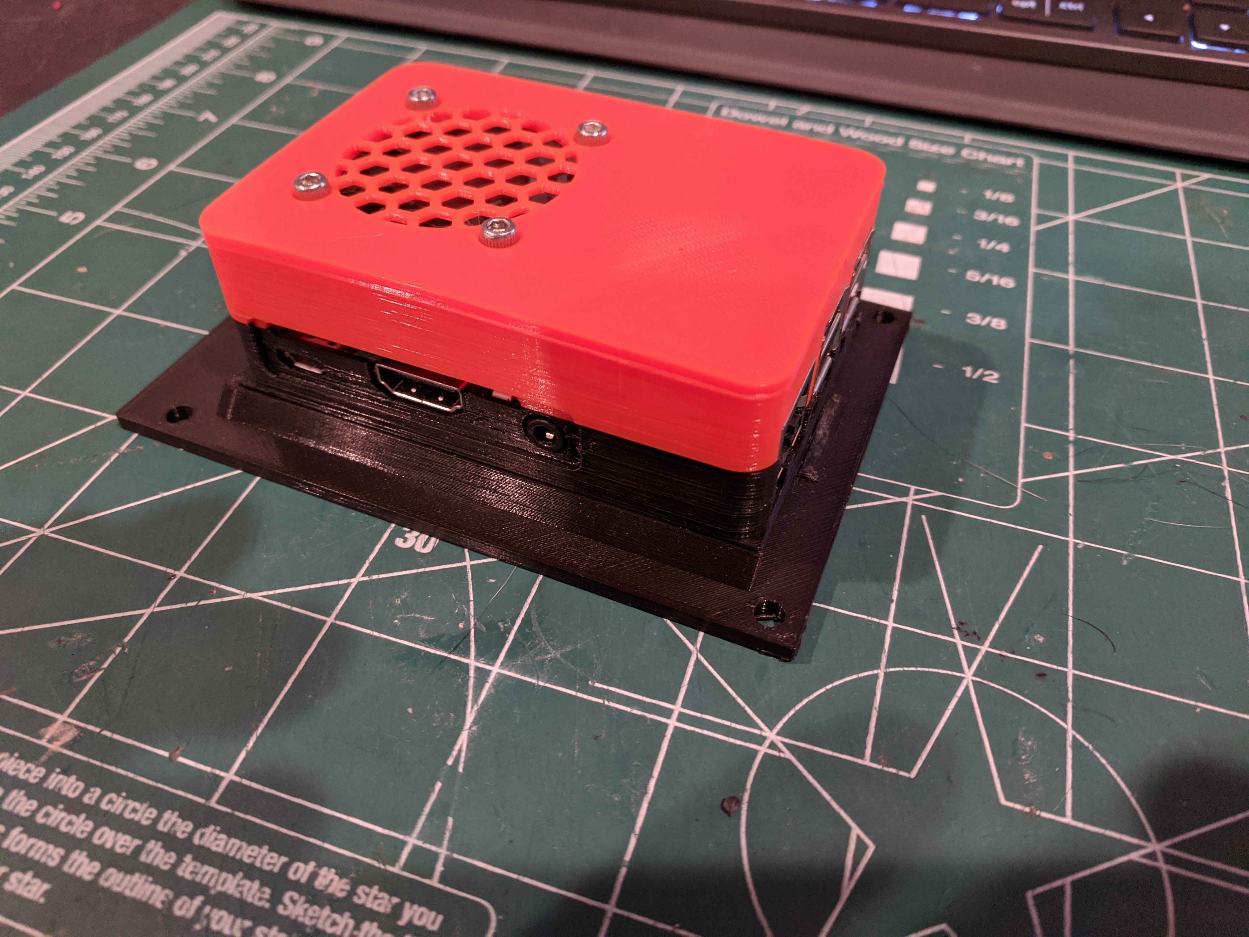 Miniatura 7 do modelo 3D Raspberry Pi 3b+ Slide Mount Case