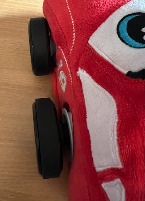 Wheel holder on axel for Revell Revellino