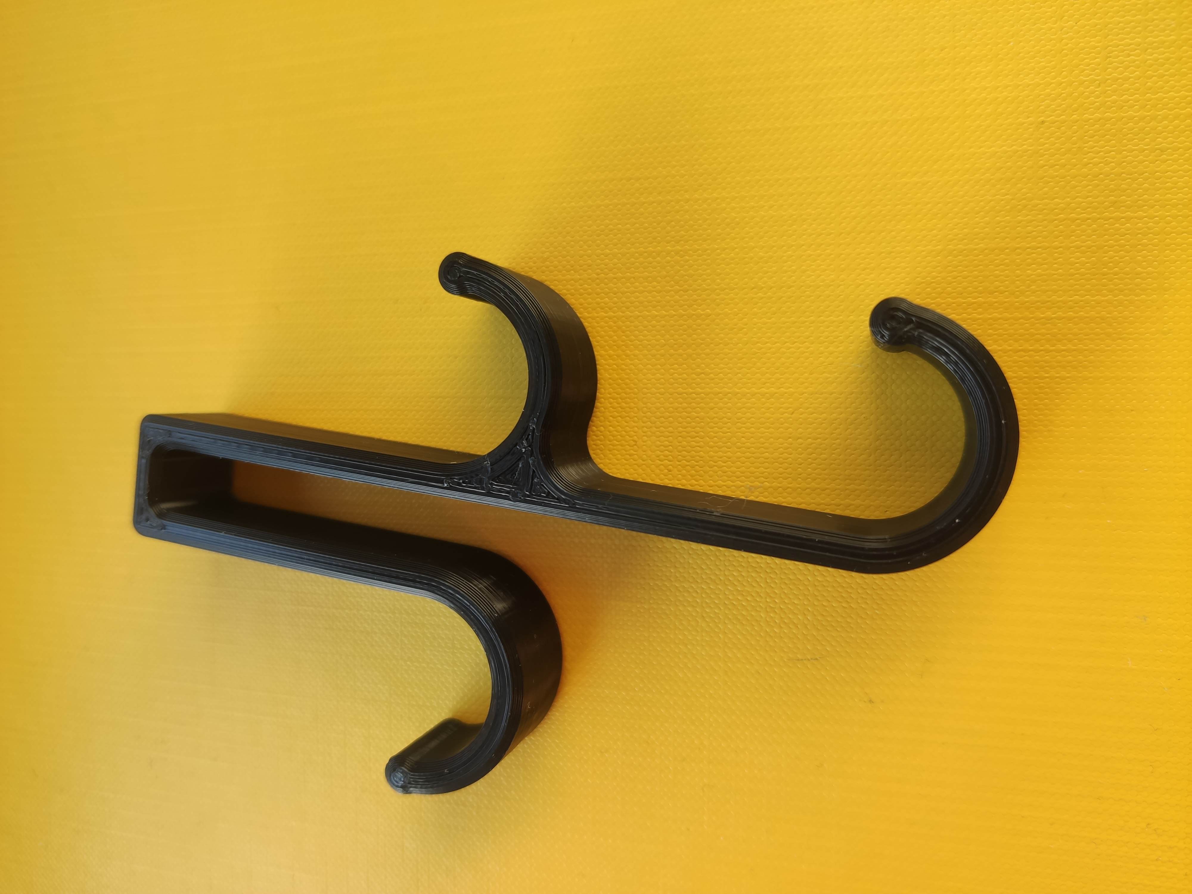 Shower hook for glass door (with chamfered edge)