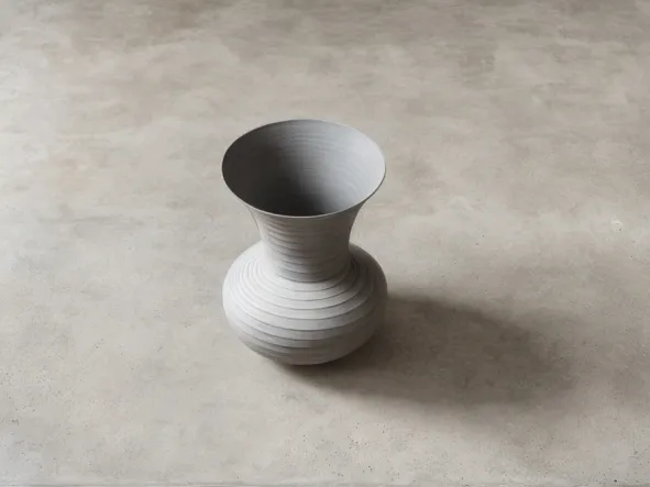 Wavy vase I