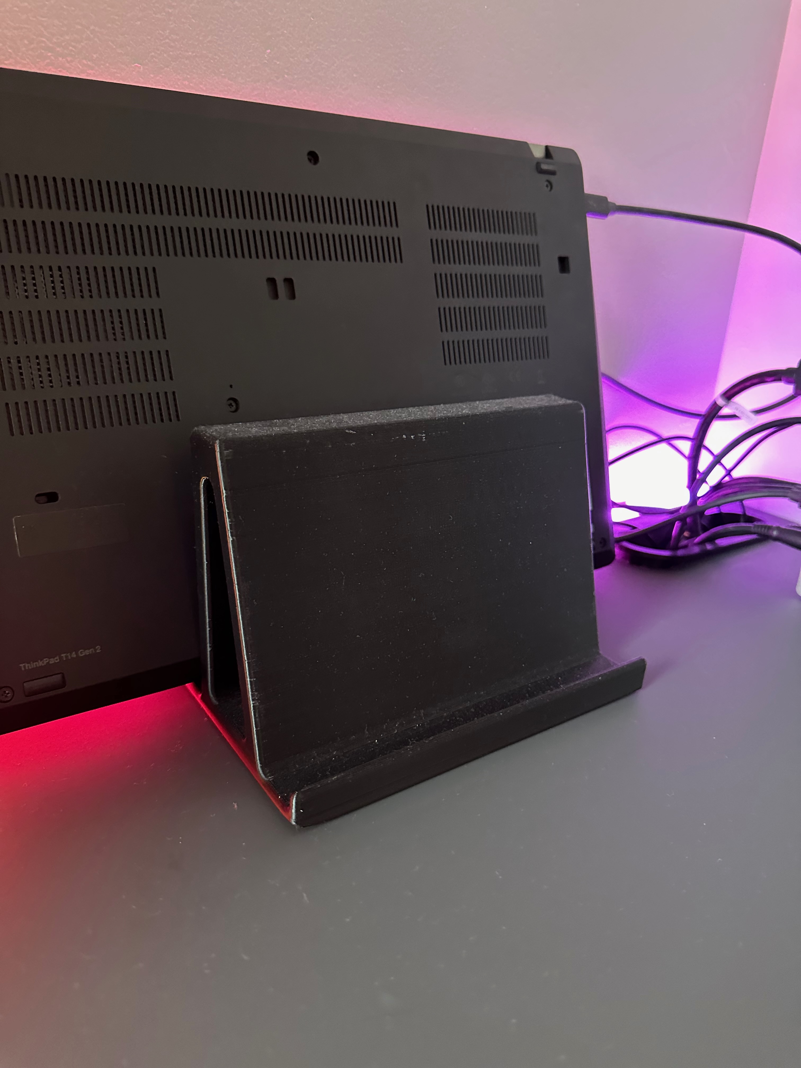 Dual laptop Holder Desk / TB Dock