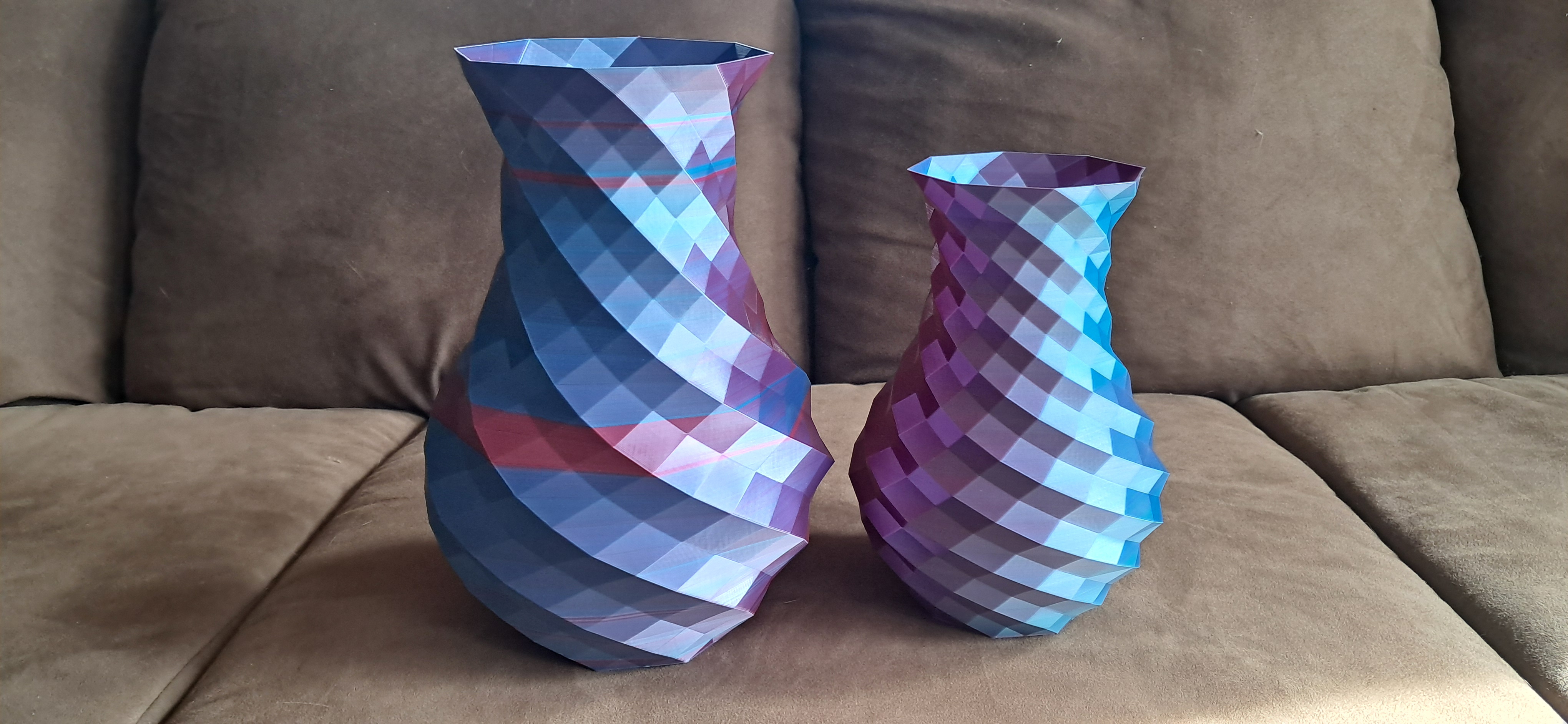 Low-Poly Spiral Twist Vase (wider)