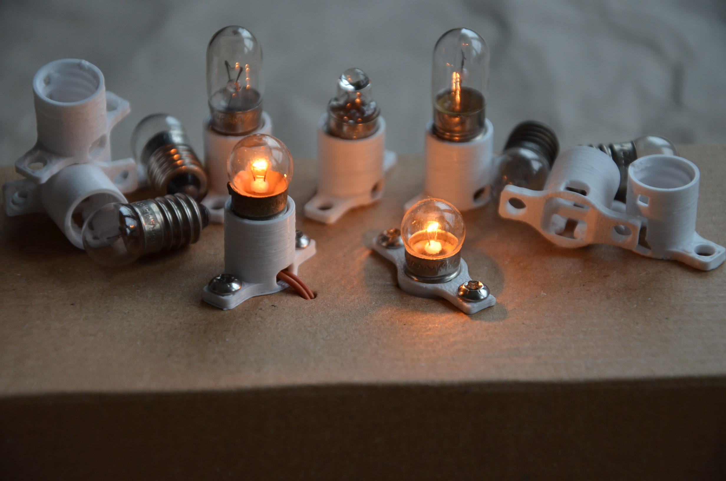 E10 Lamp Socket