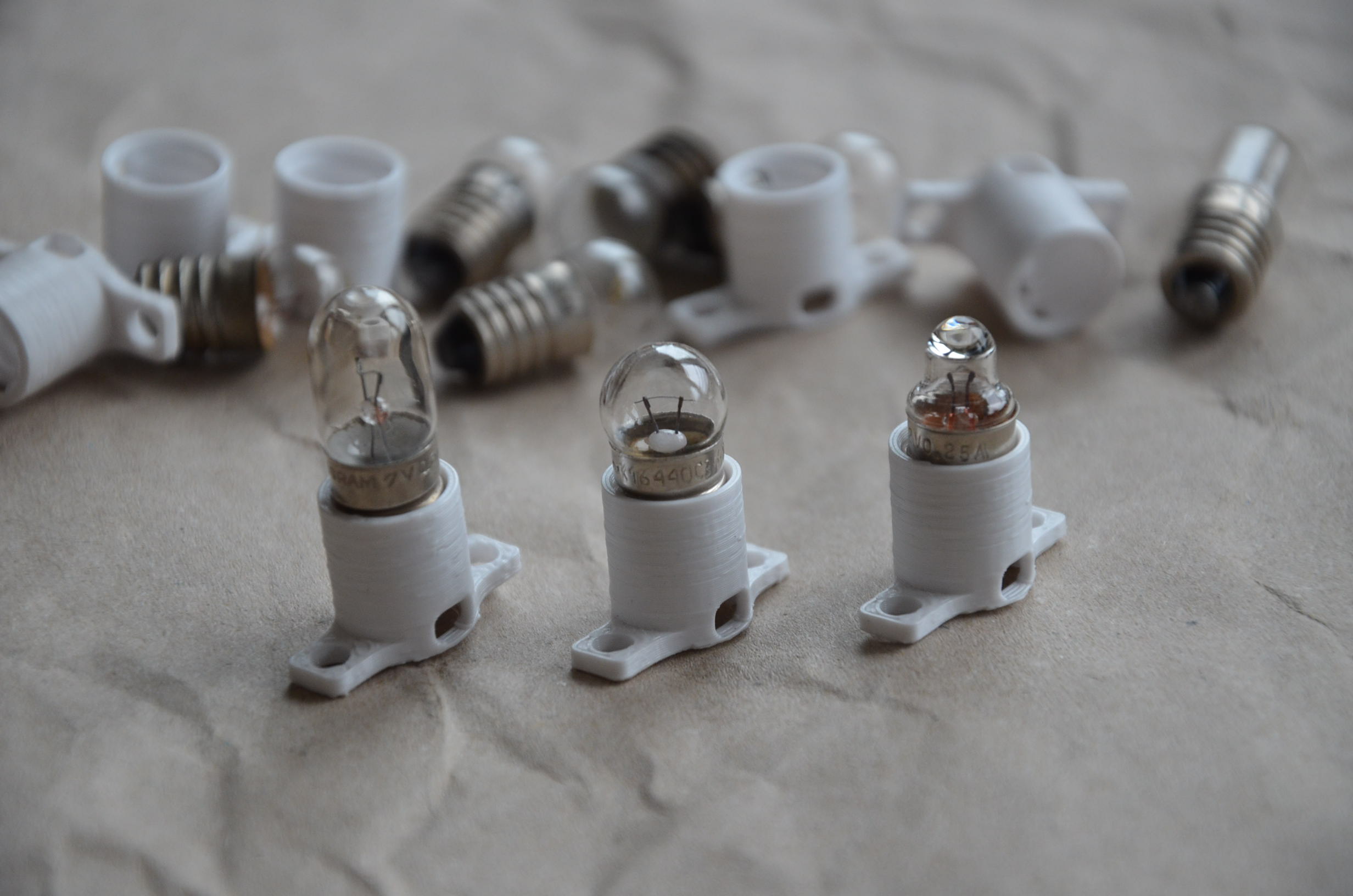 Miniatura 2 do modelo 3D E10 Lamp Socket