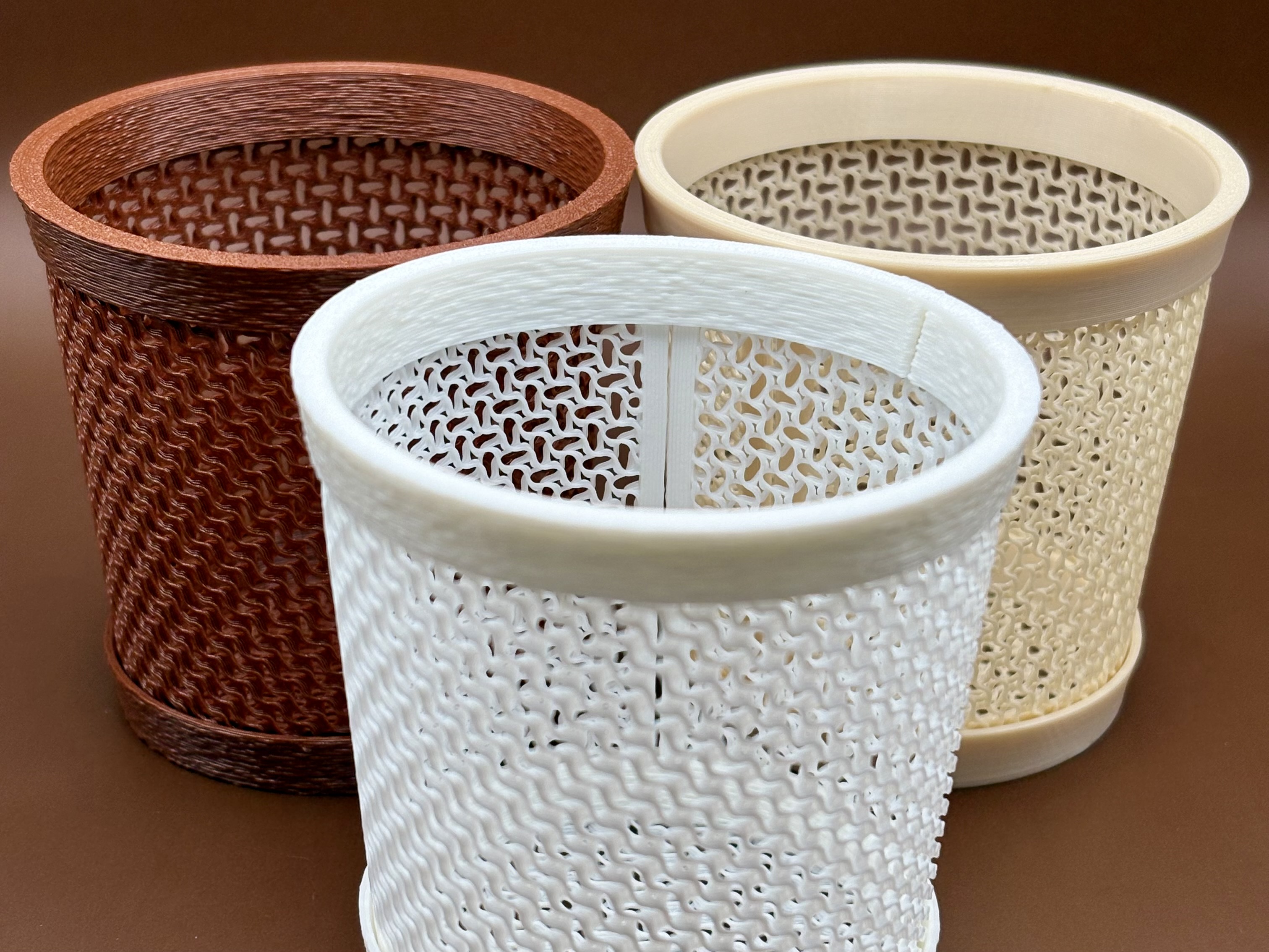 Miniature Mesh Desktop Trash Bin - Under 1 Hour - Easy Assembly - Fuzzy Skin