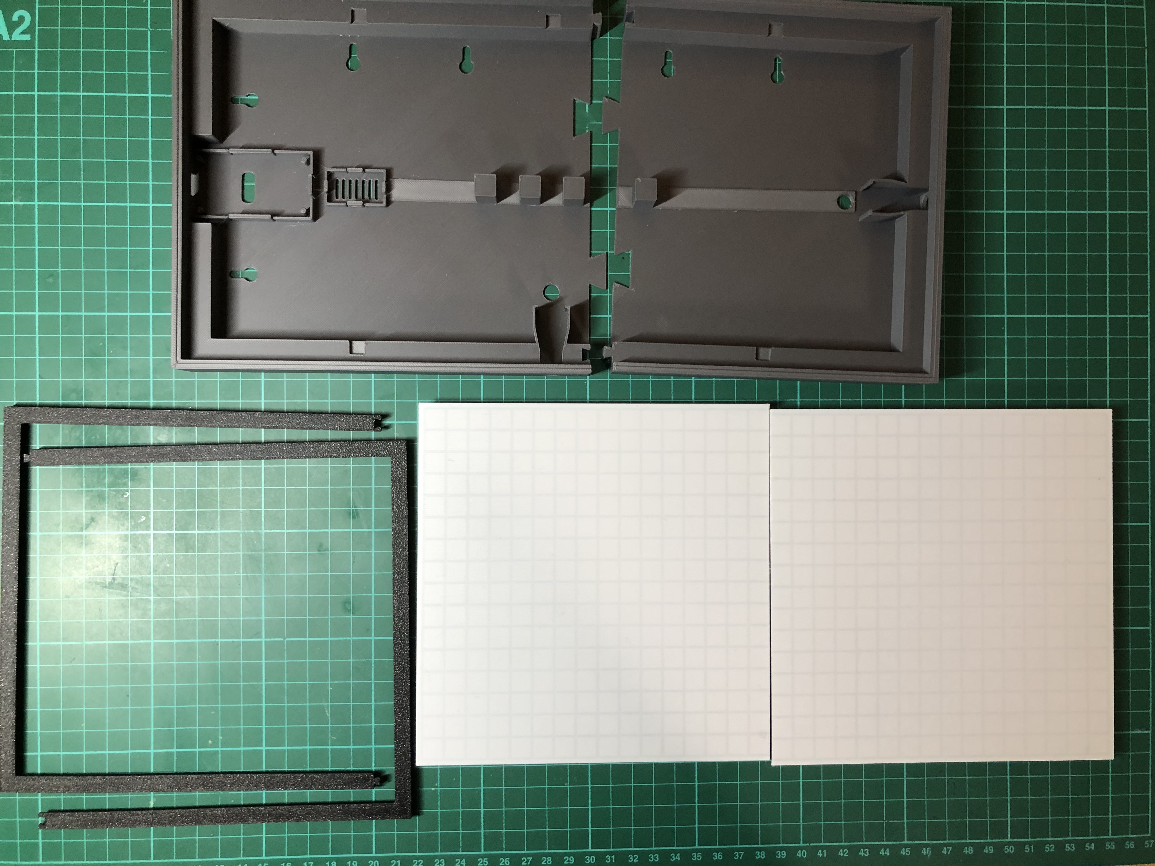 Miniatura 2 do modelo 3D 16x32 LED Matrix Frame with Diffuser Grid