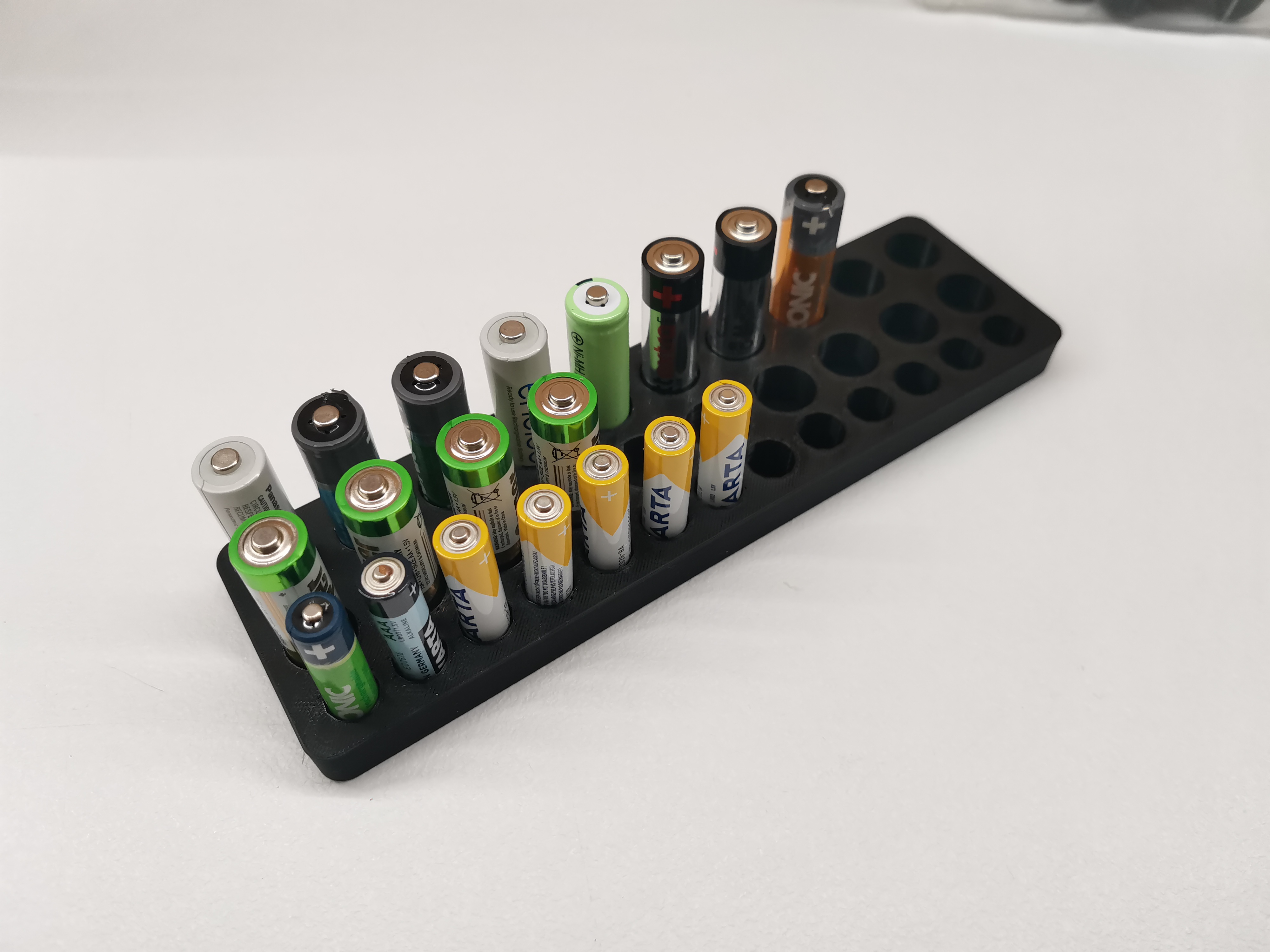 Battery box AAA AA, organizér na baterie by Hans Klinke Download