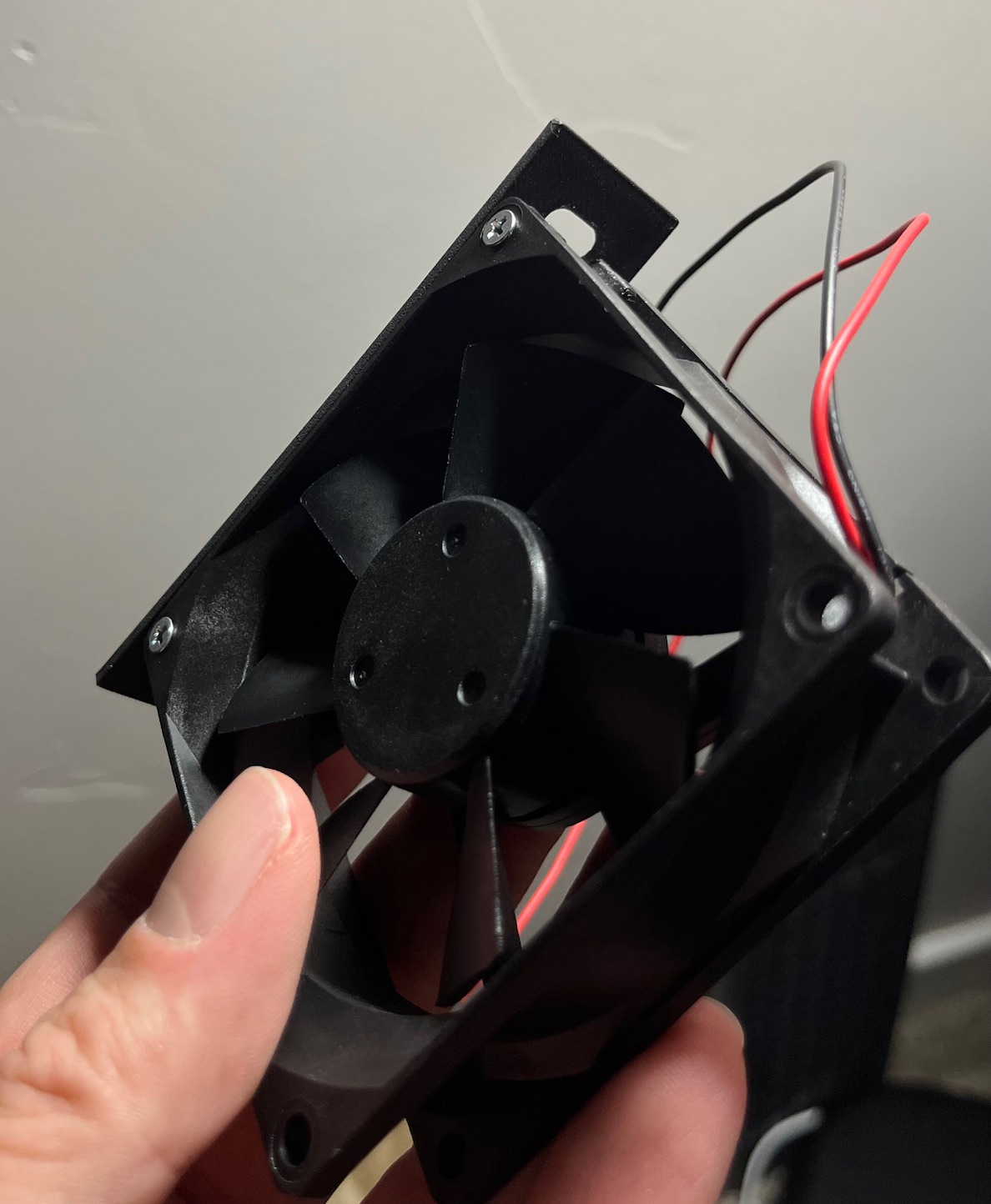 Minimal PC Fan Bracket (80mm) by Calebdives Download free STL model