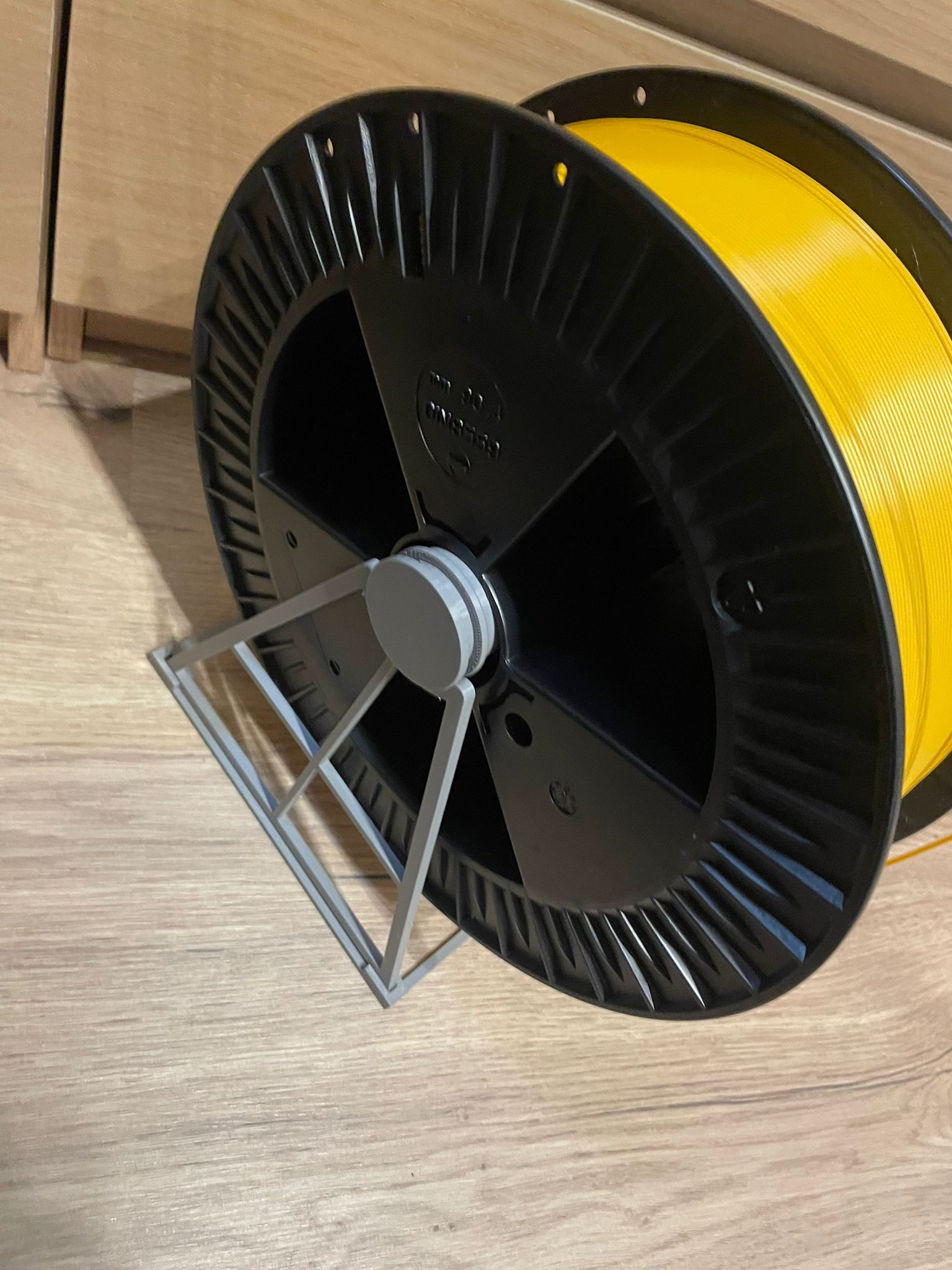 Big Spool Stand for Large & Tall Filament Spools (2.5 kg / 30 cm Diameter)