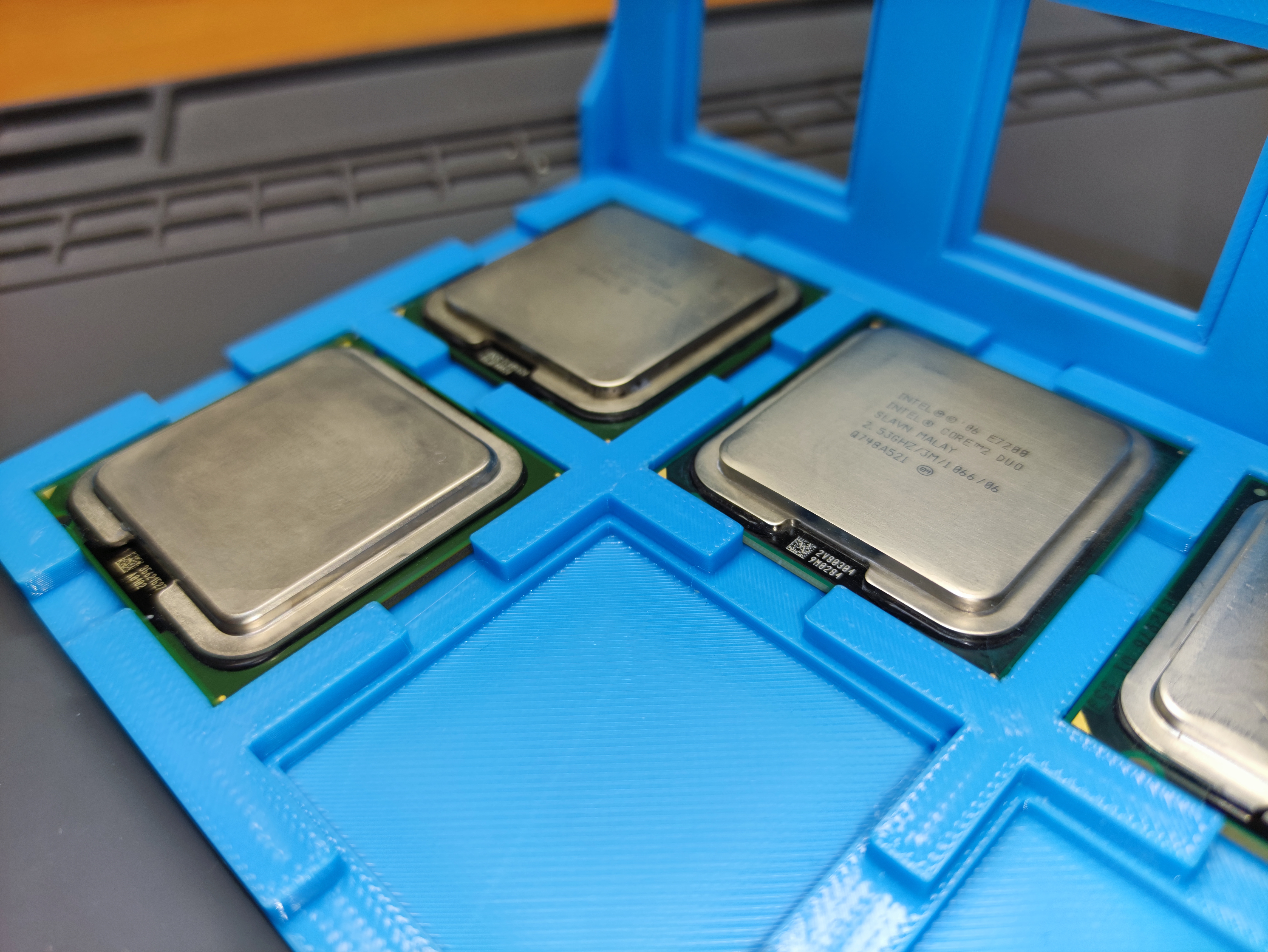 Miniatura 2 do modelo 3D CPU Box for Core 2 (Socket 775)