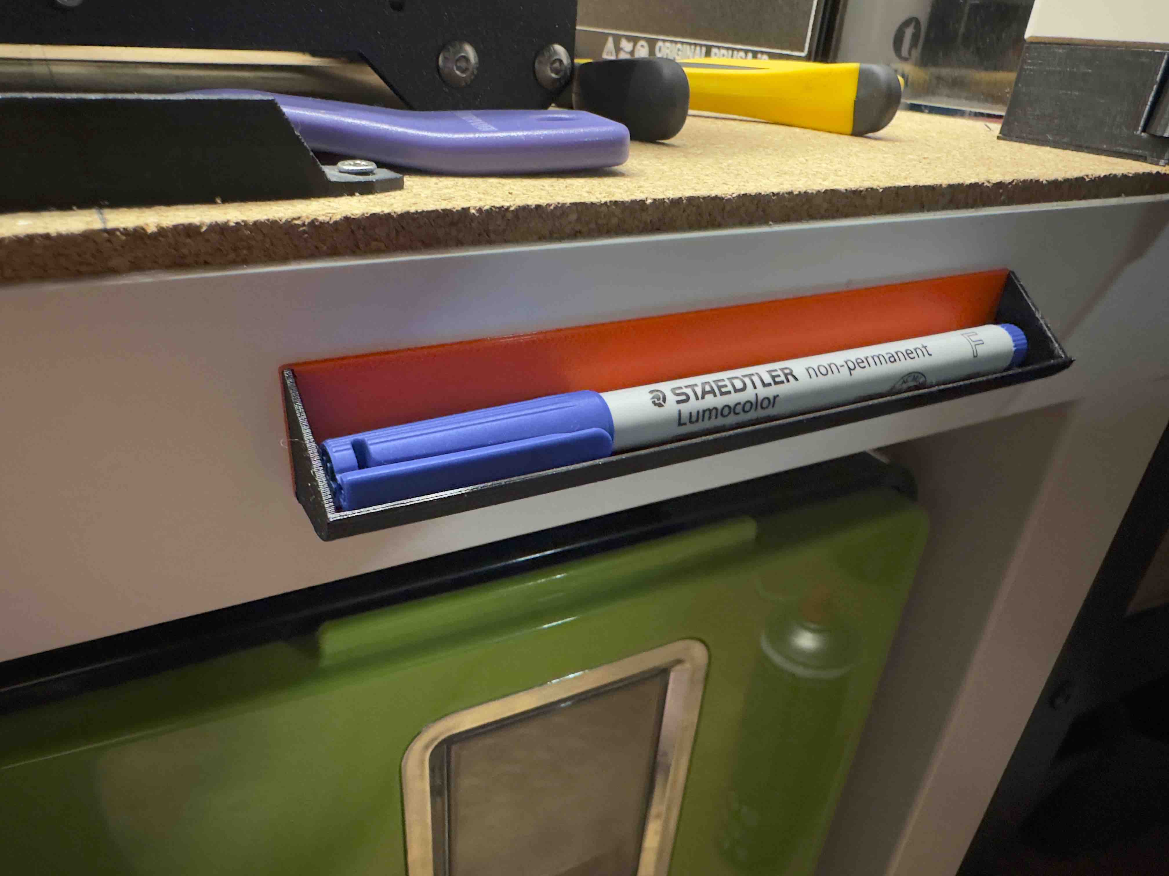 Pen Tray / Stiftablage