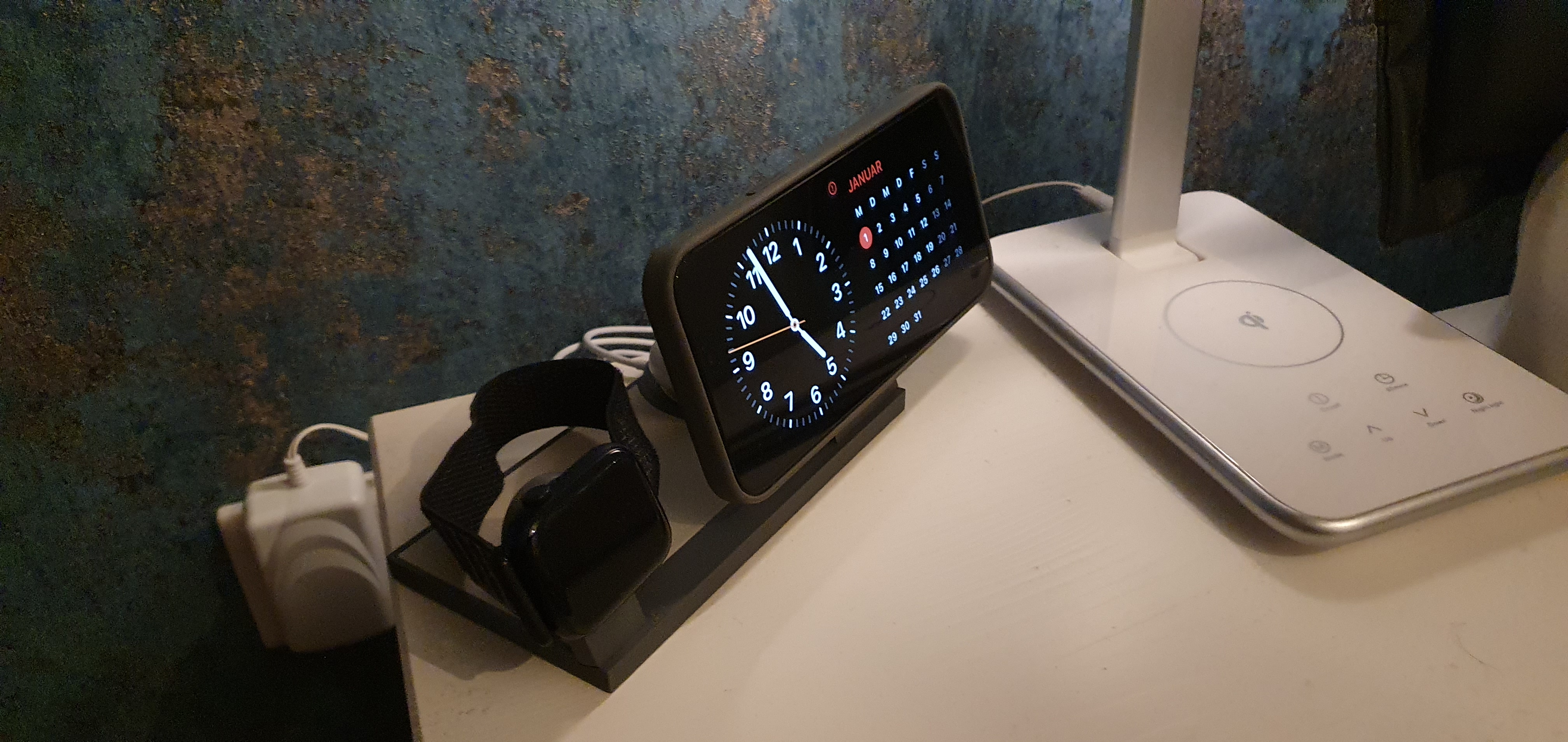 iPhone Ladestation — thumbnail 3
