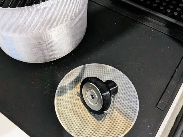 Magnetic Puck Screen Remover