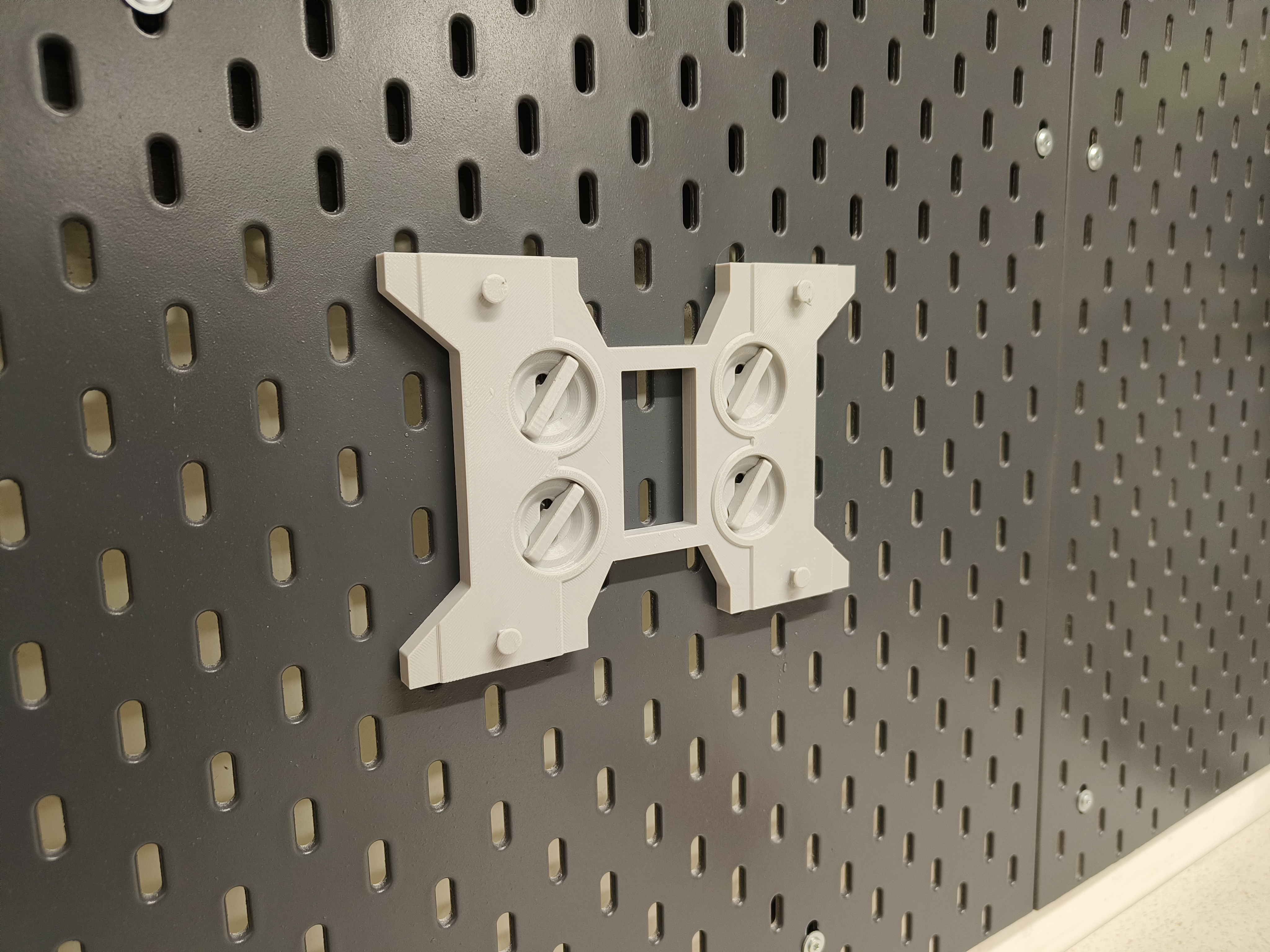 Skadis Ryobi Two Chargers Mount