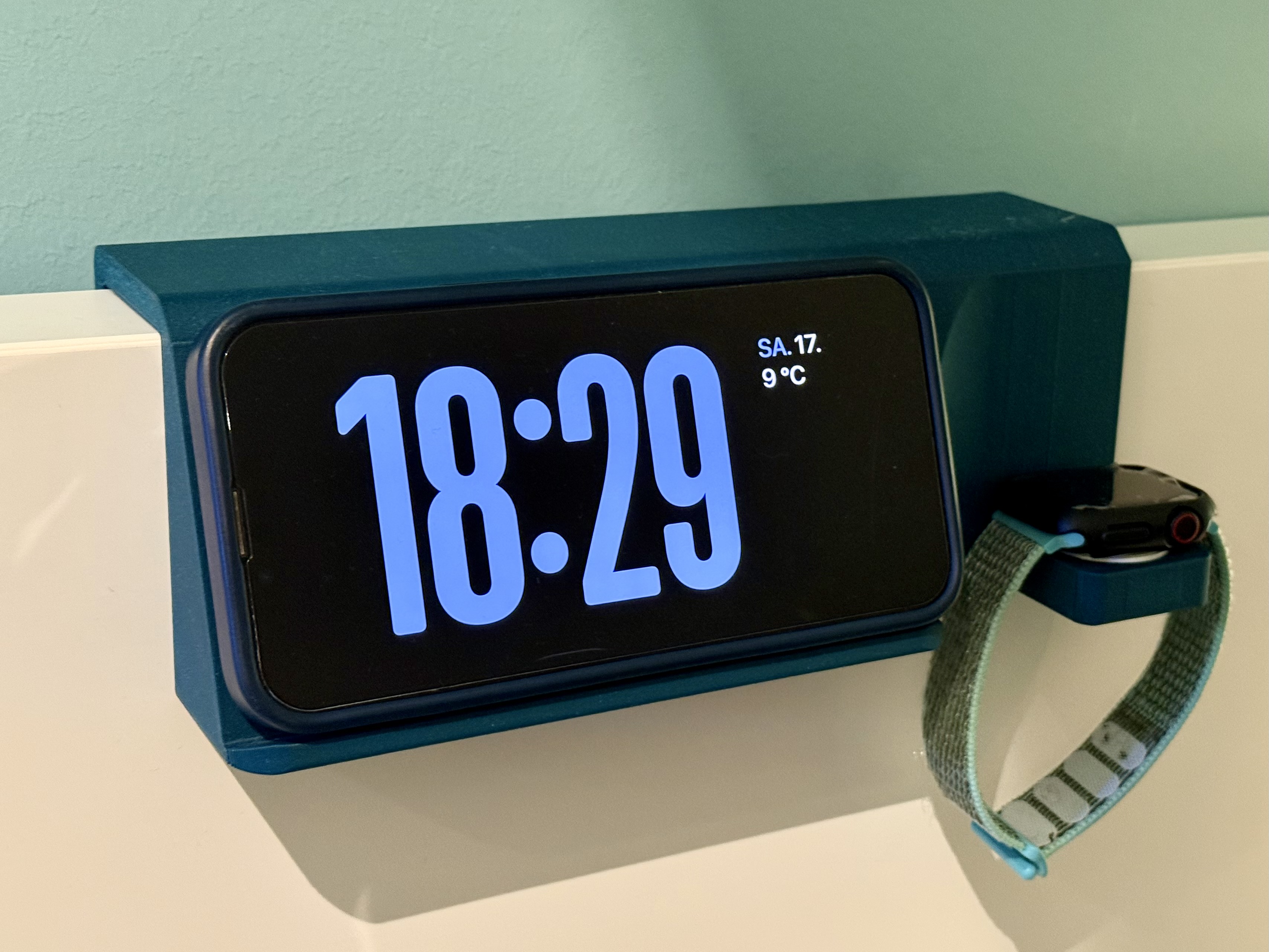 IKEA MALM Bed MagSafe & Apple Watch Charging Stand